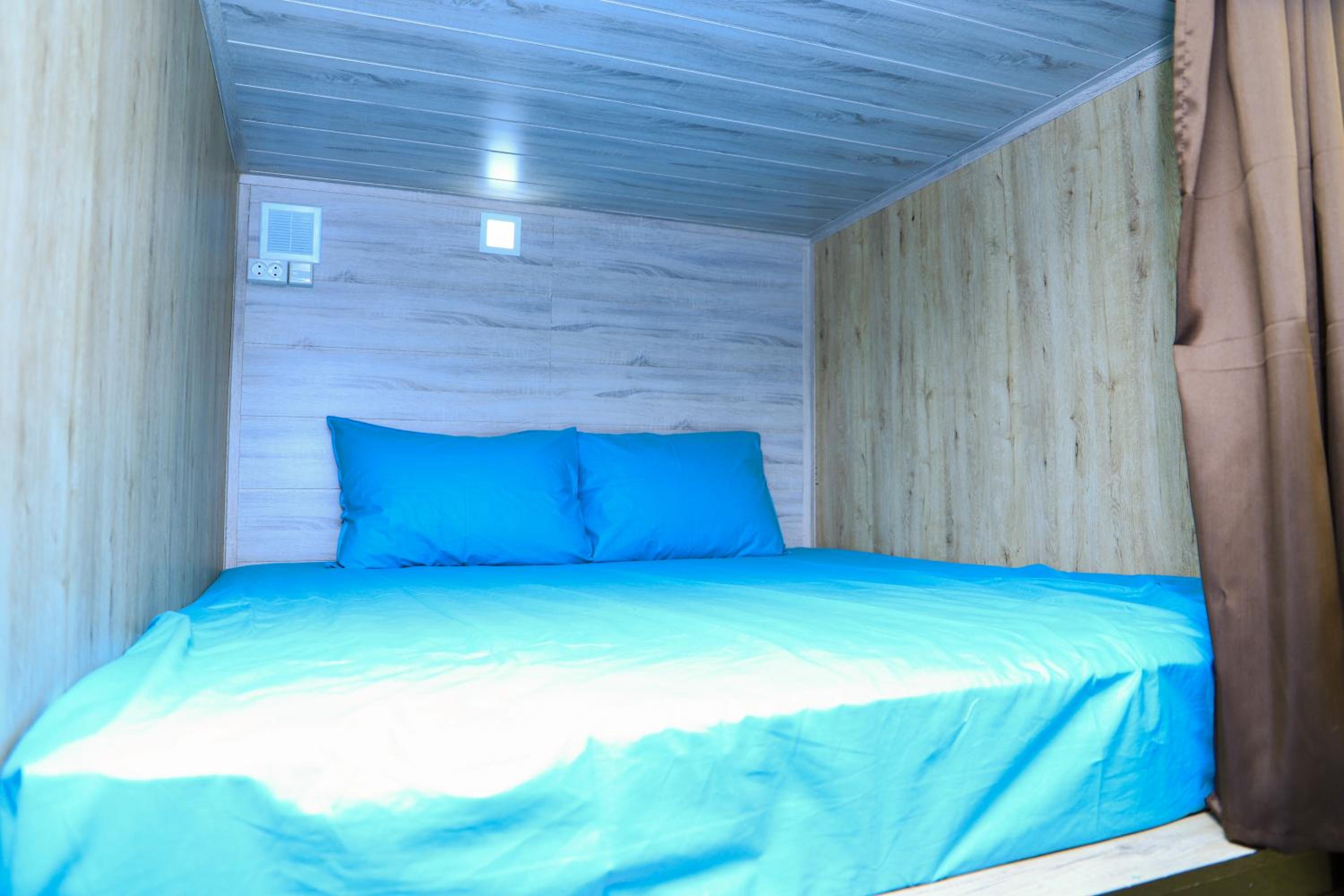 Bunk Bed In Mixed Dormitory Room photo 2
