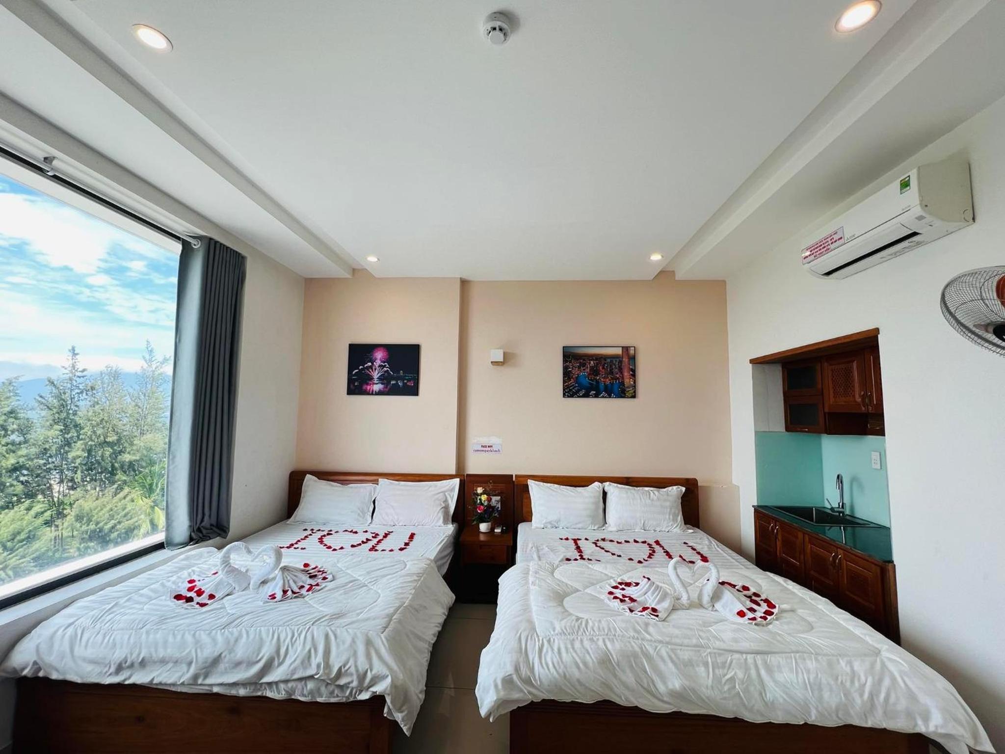 Quadruple Room with Sea View - Photo 2