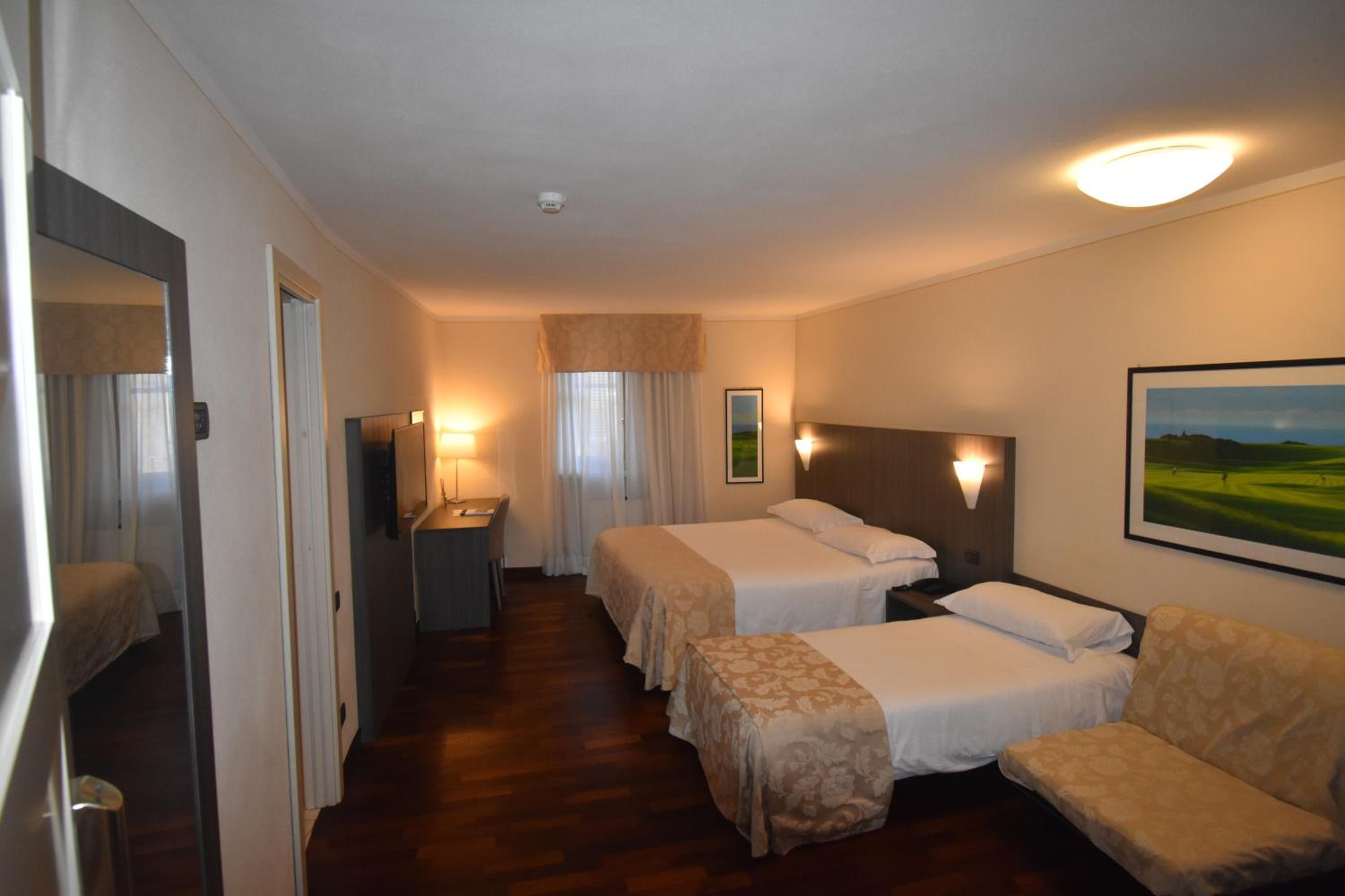 Classic Triple Room photo 1