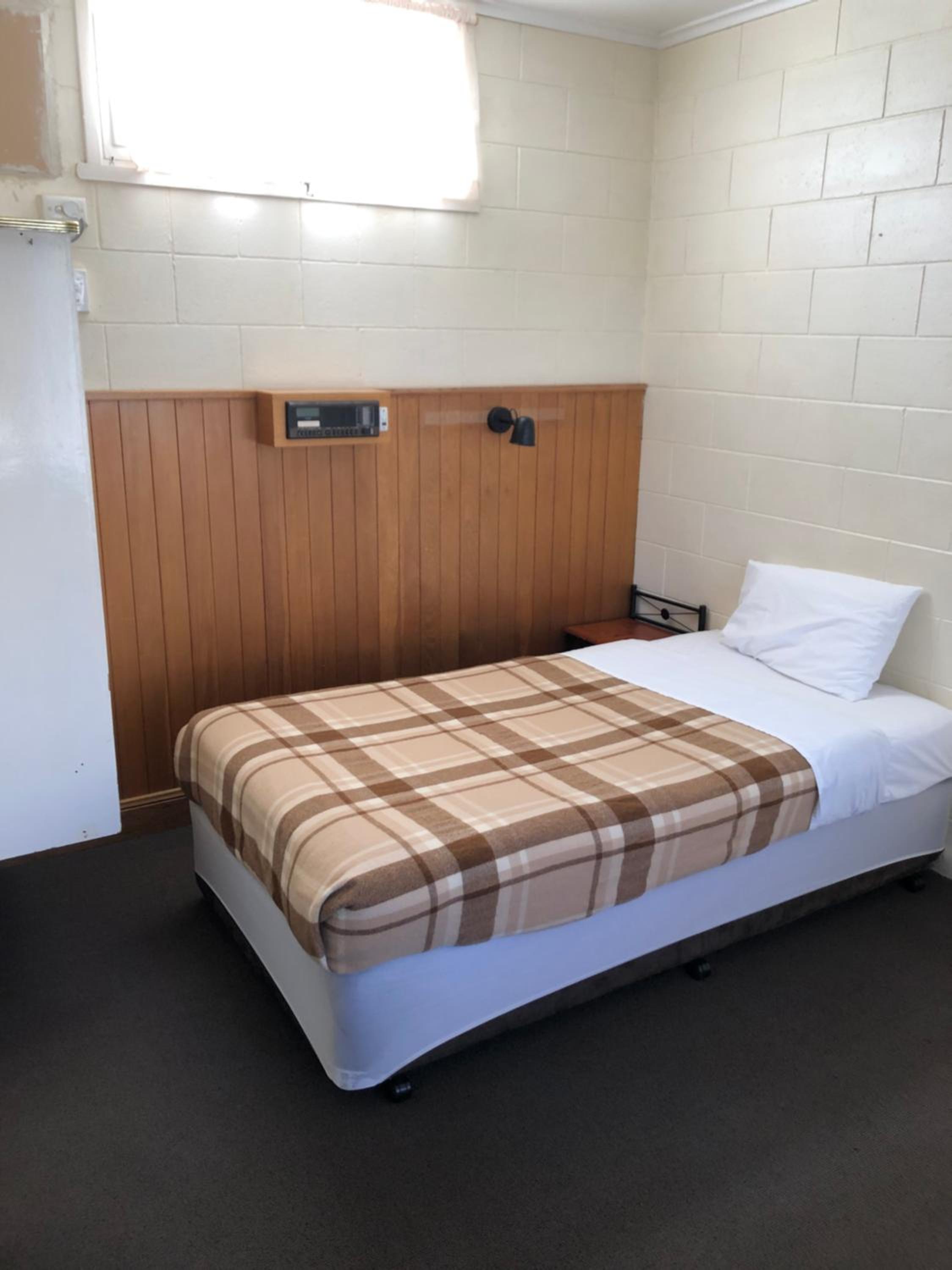 Single Room With Private Bathroom photo 1