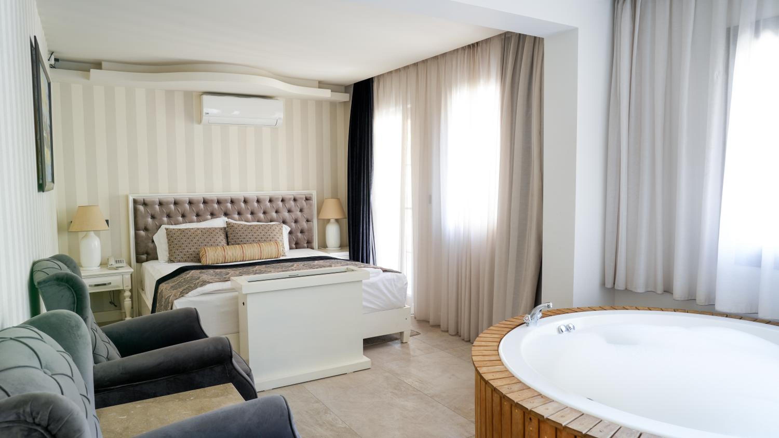 Deluxe Triple Room photo 2