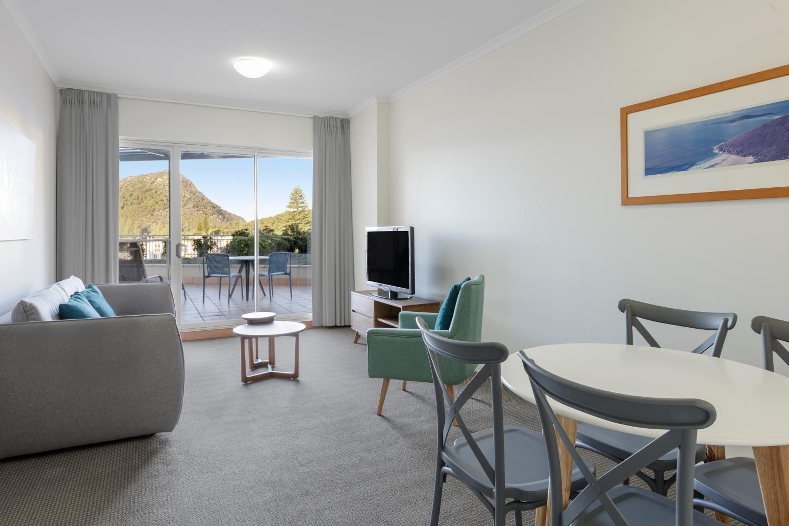 One Bedroom Deluxe Waterview - Photo 2