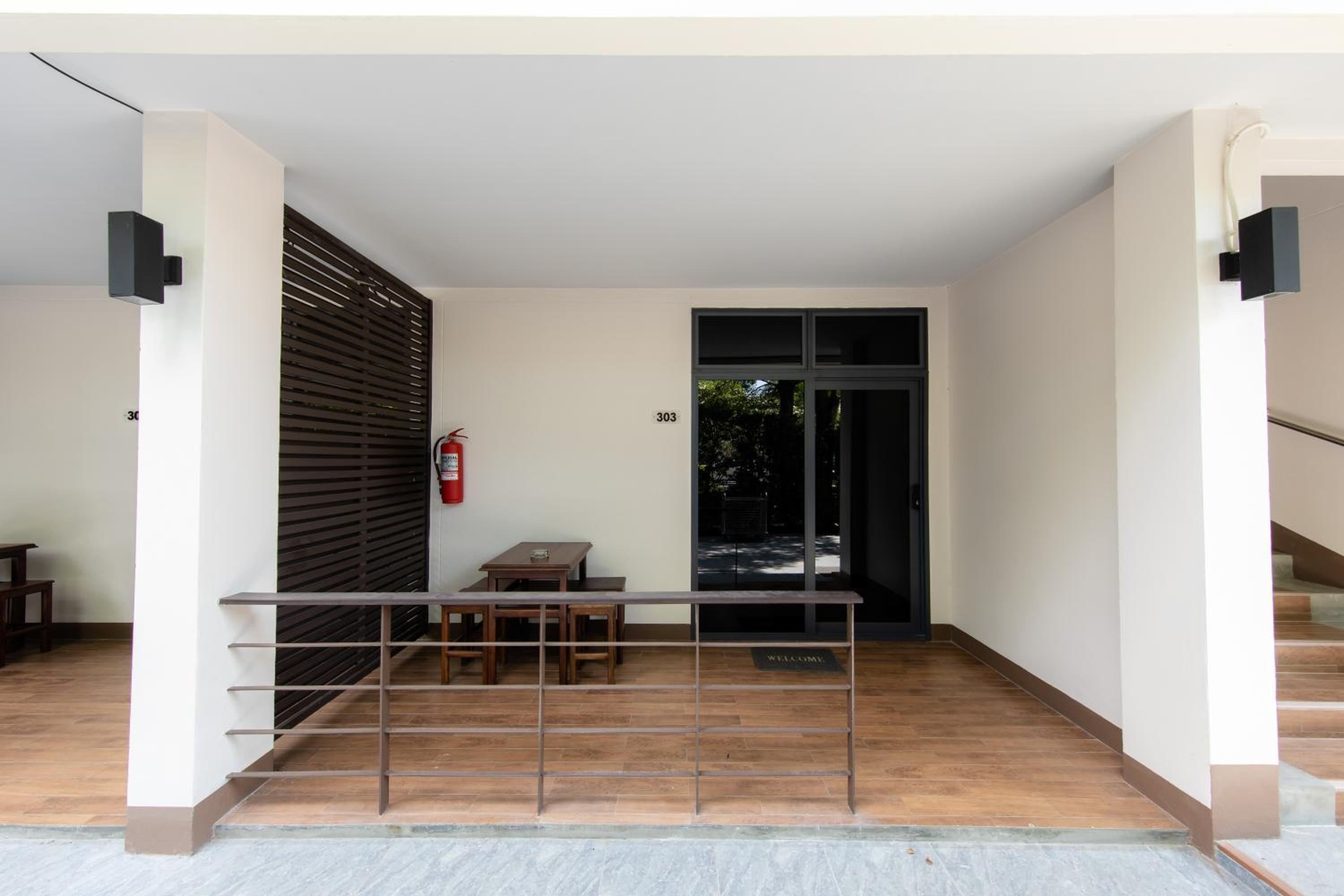 Standard Double Room - Photo 8