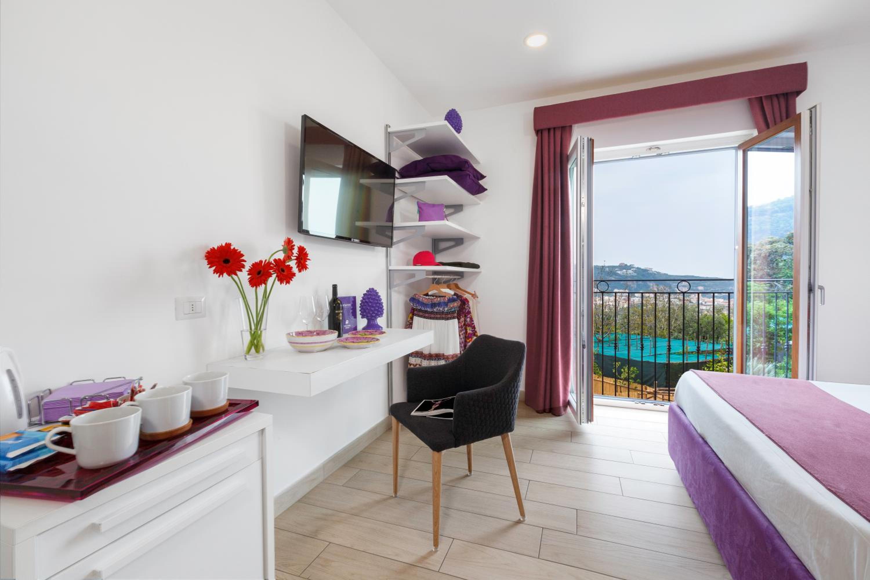 Deluxe Double Room with Sea View - Photo 5