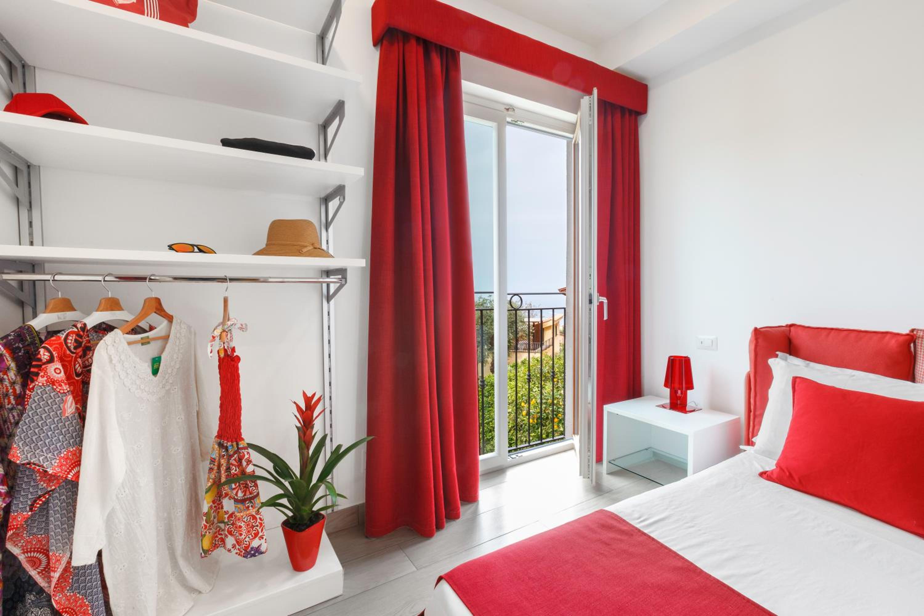 Double Room with Sea View - Photo 4