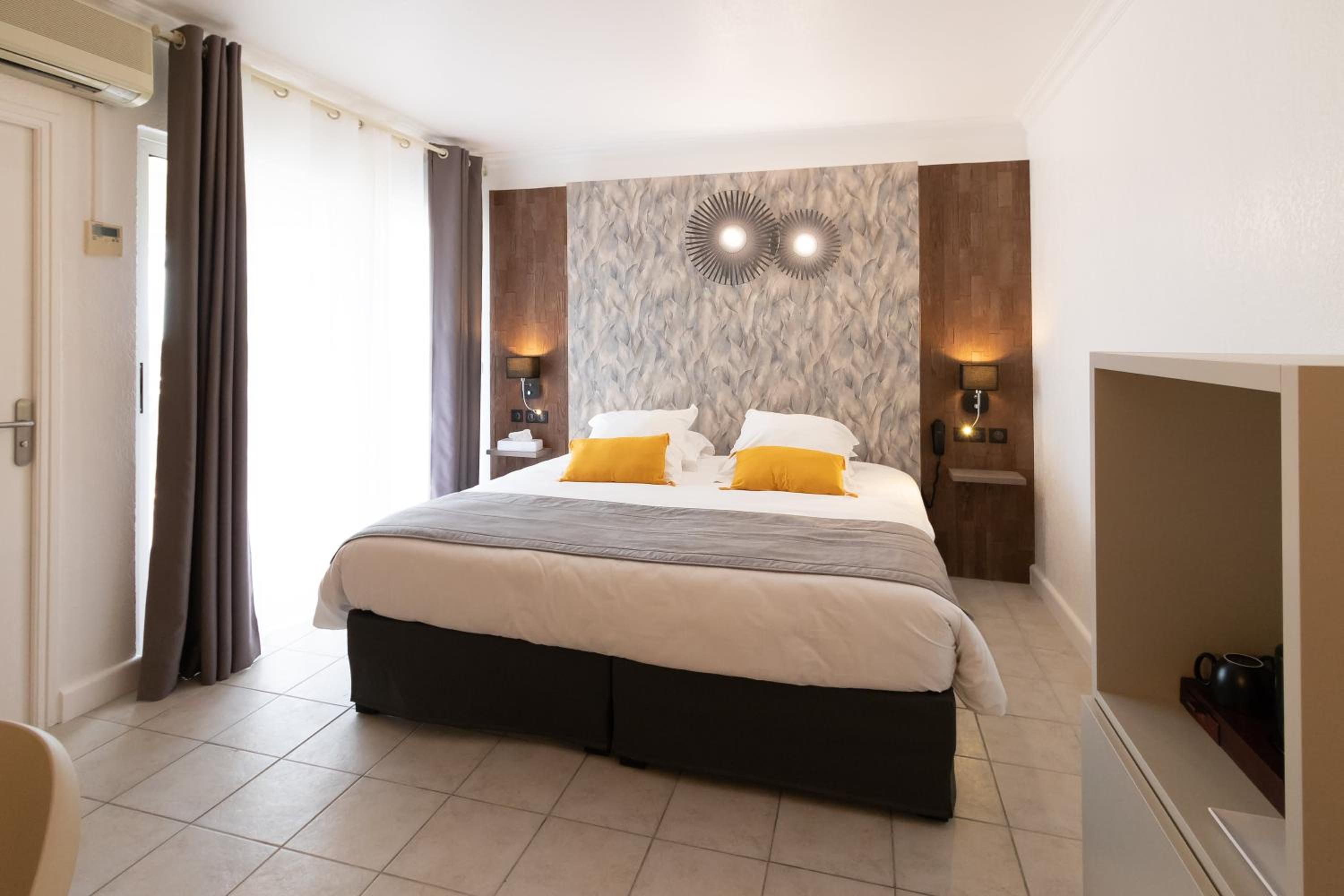 Superior Triple Room with Garden View photo 3