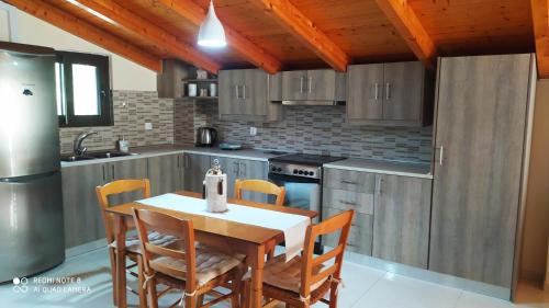 Two-Bedroom House - Photo 27