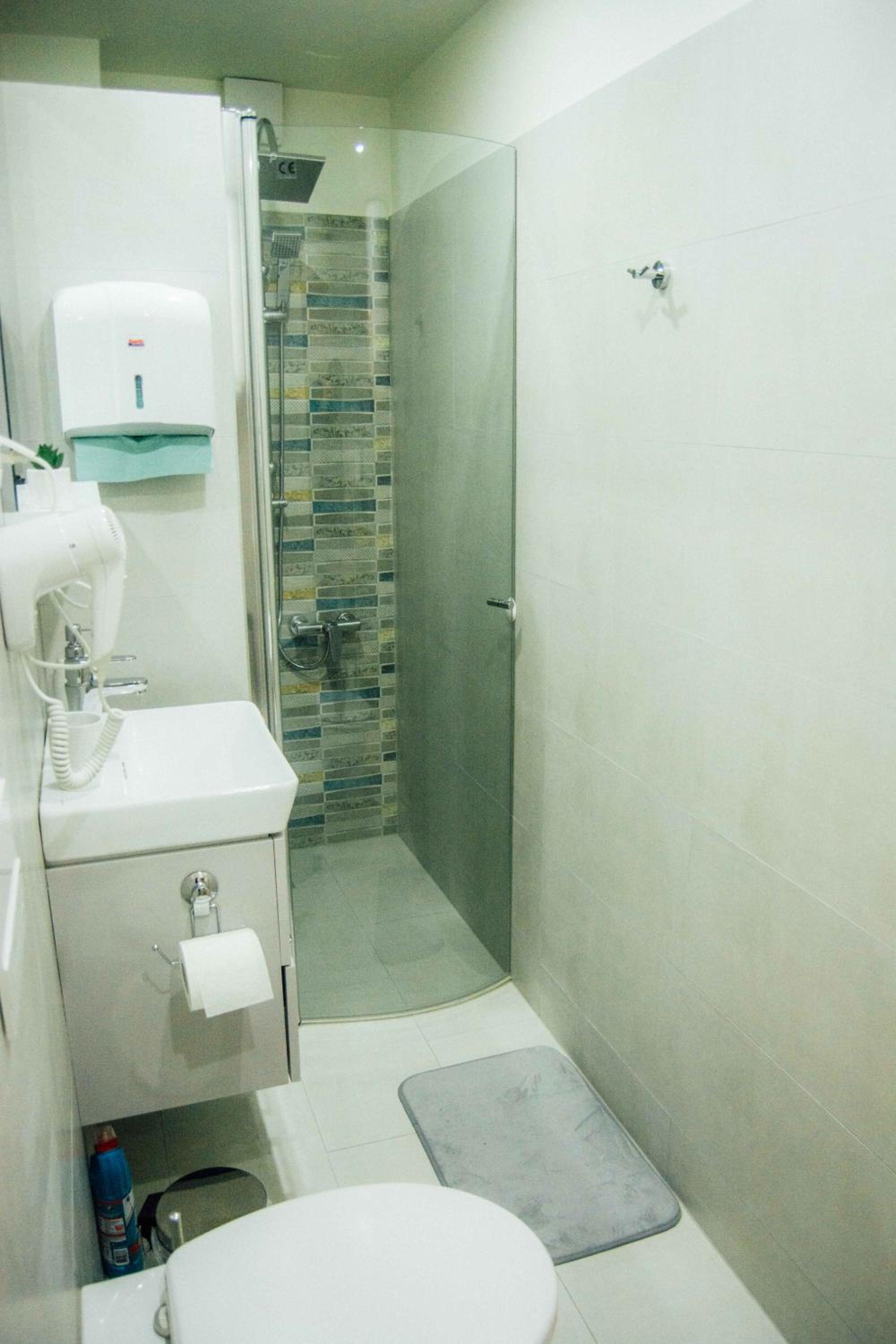 One-Bedroom Apartment - Photo 11