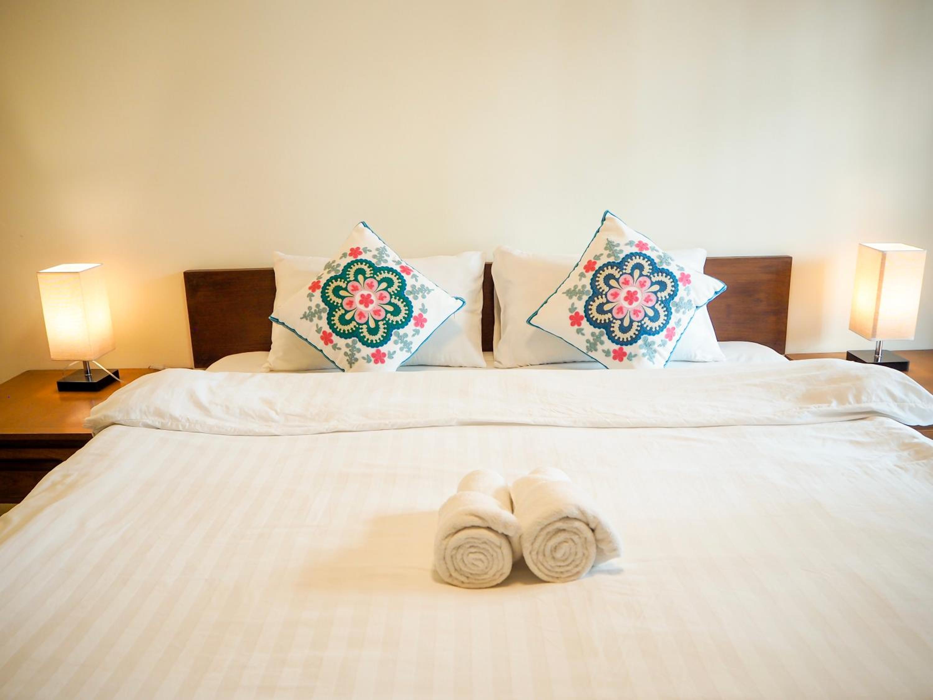 Deluxe Room - Photo 10