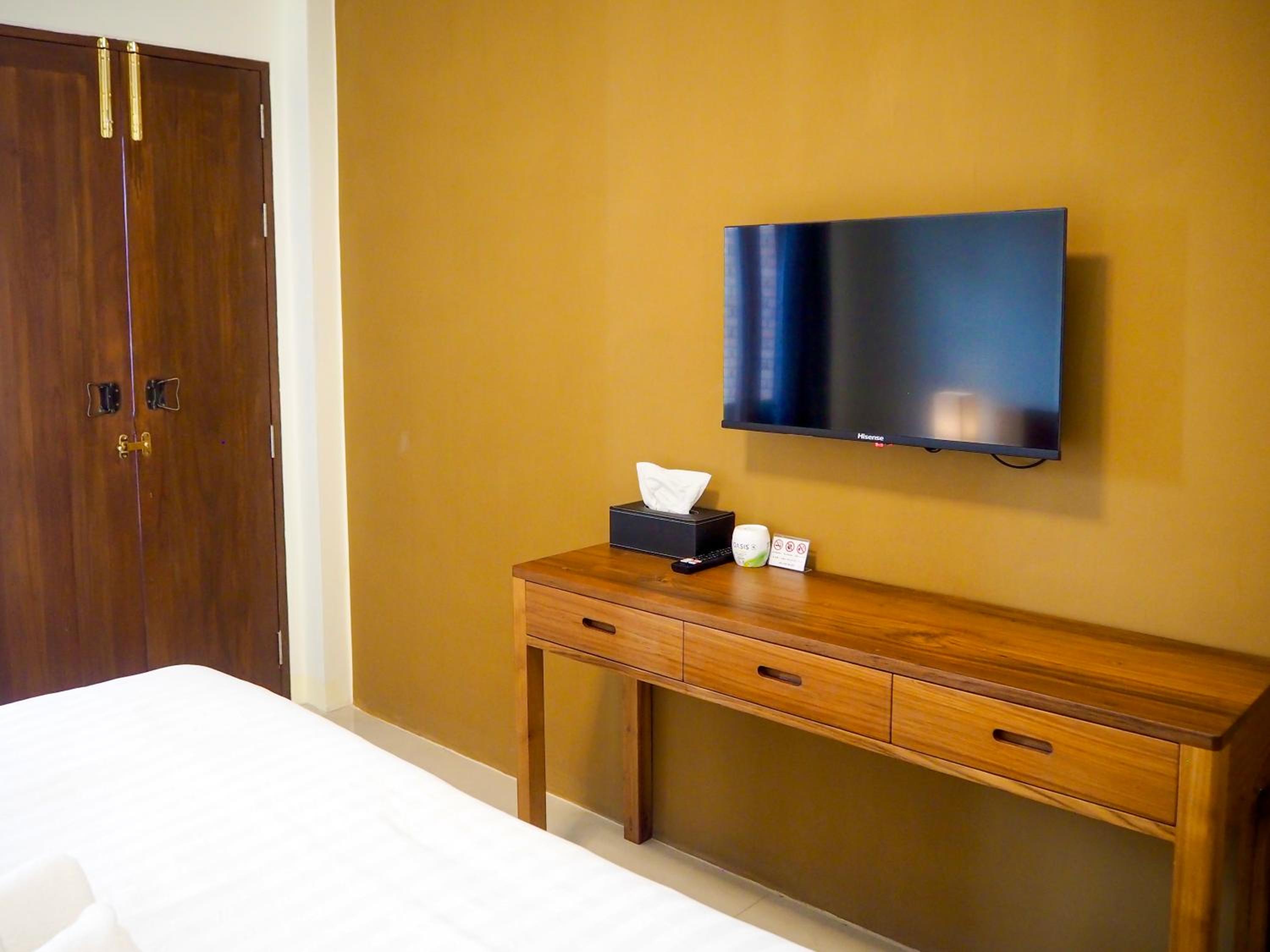 Deluxe Room - Photo 6