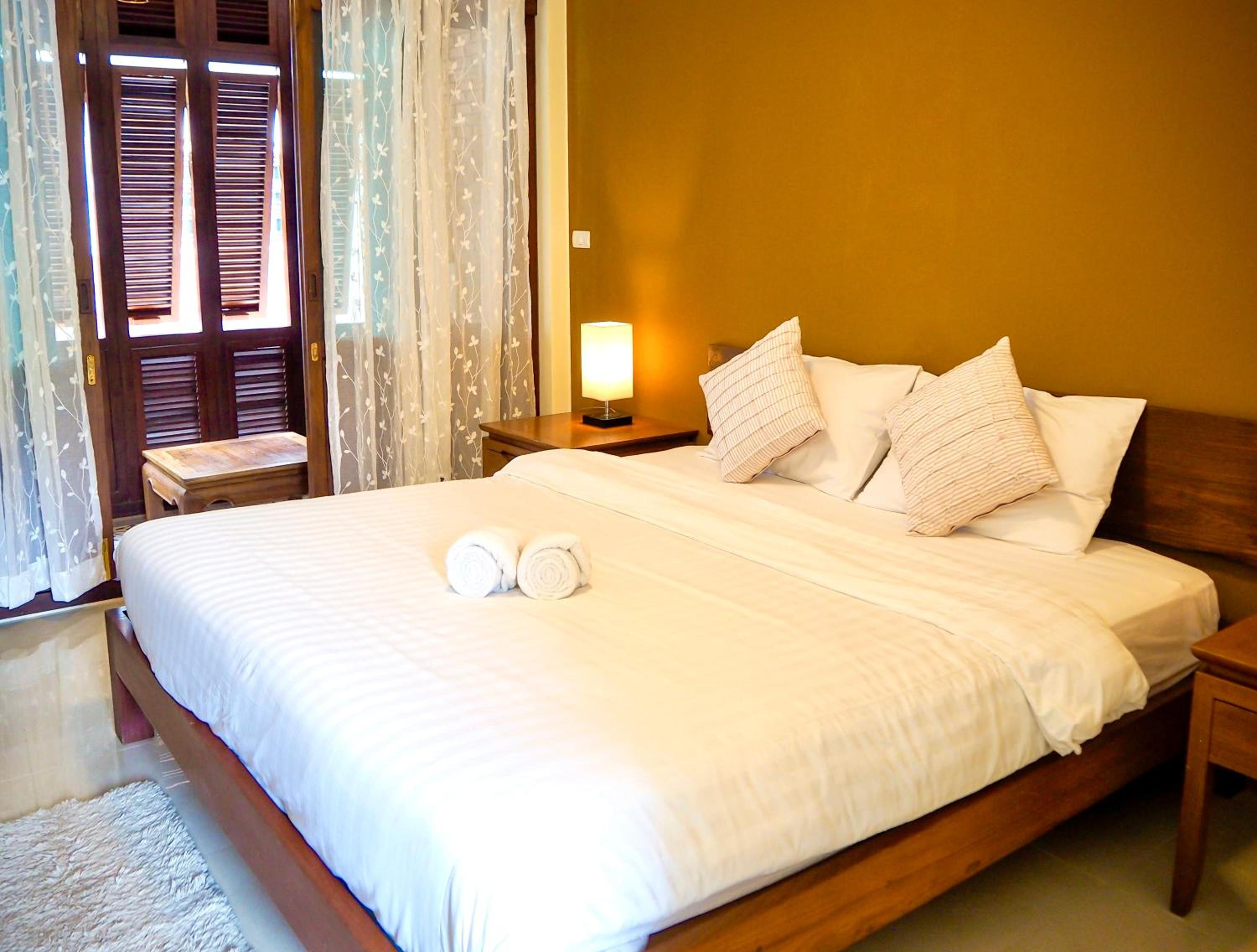 Deluxe King Room - Photo 1