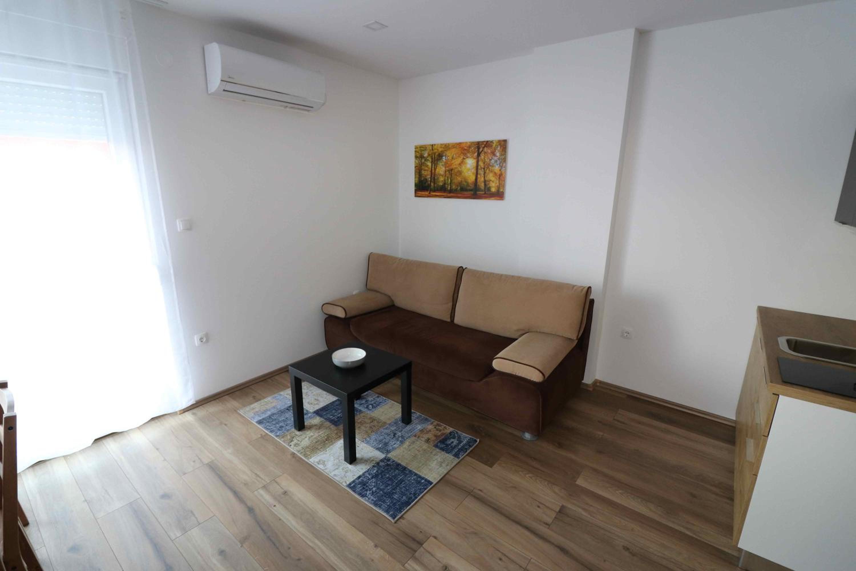 Apartment with Terrace - Photo 16