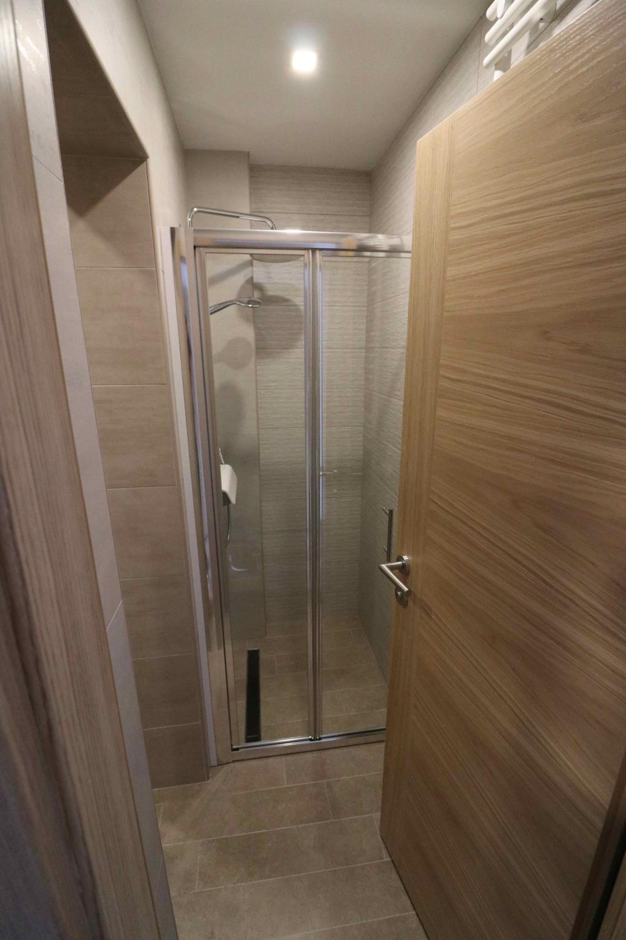 One-Bedroom Apartment - Photo 3