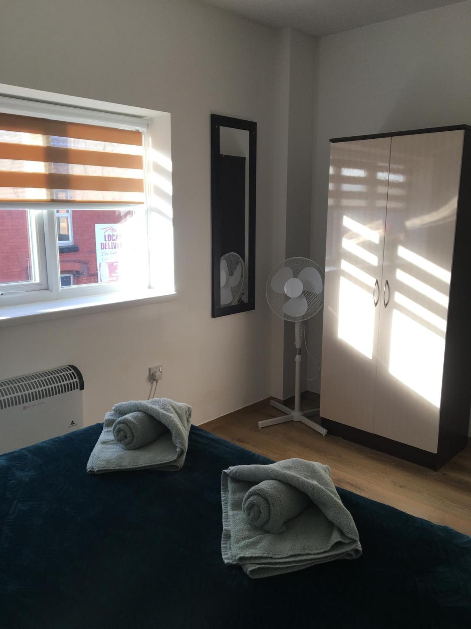 One-Bedroom Apartment - Photo 2
