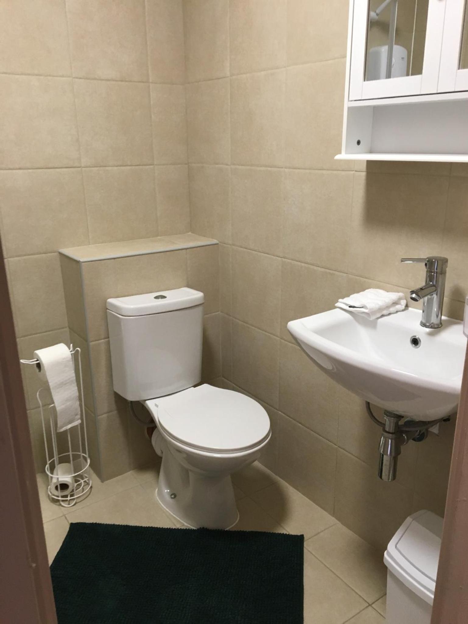 One-Bedroom Apartment - Photo 3