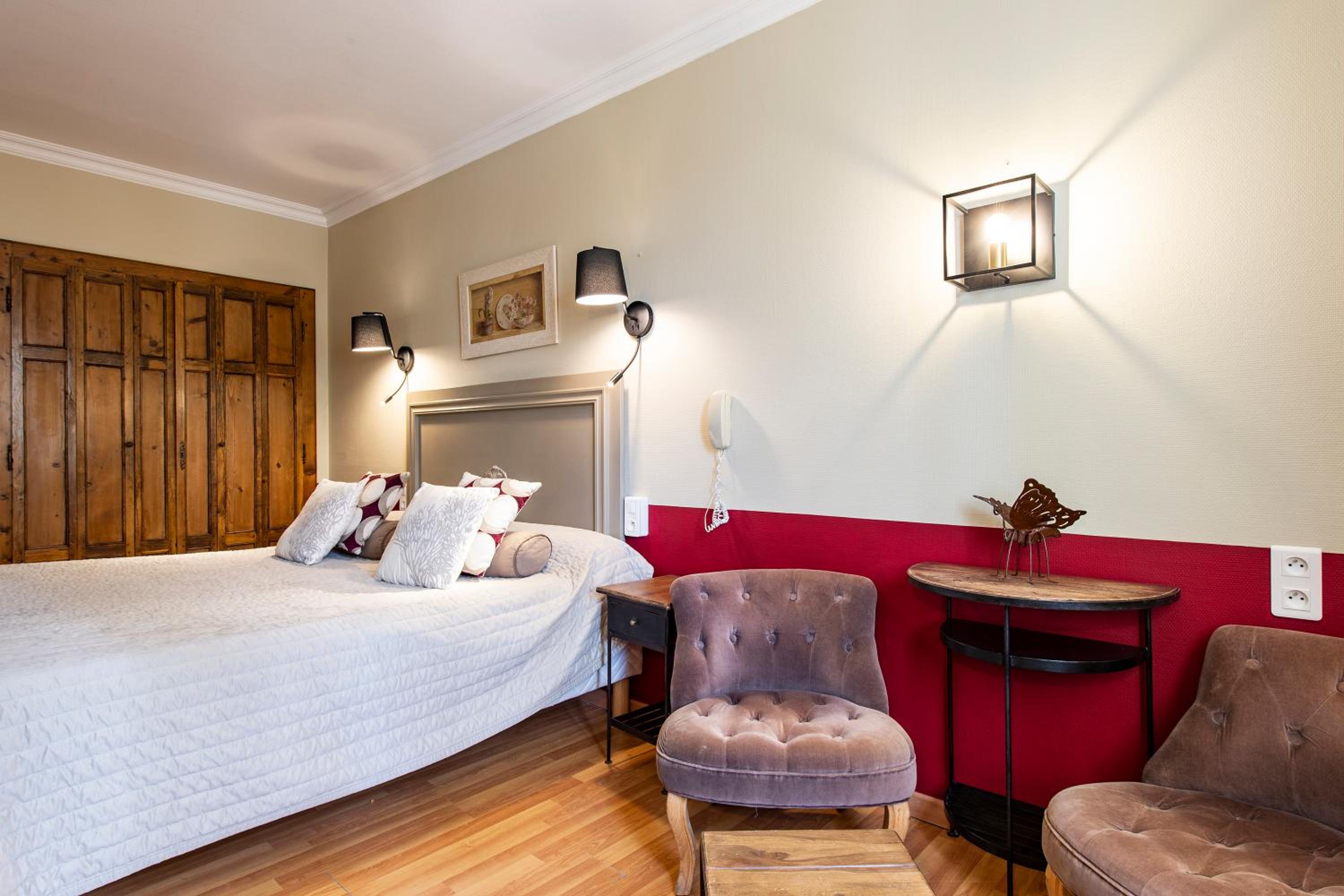 Standard Double Room - Photo 5