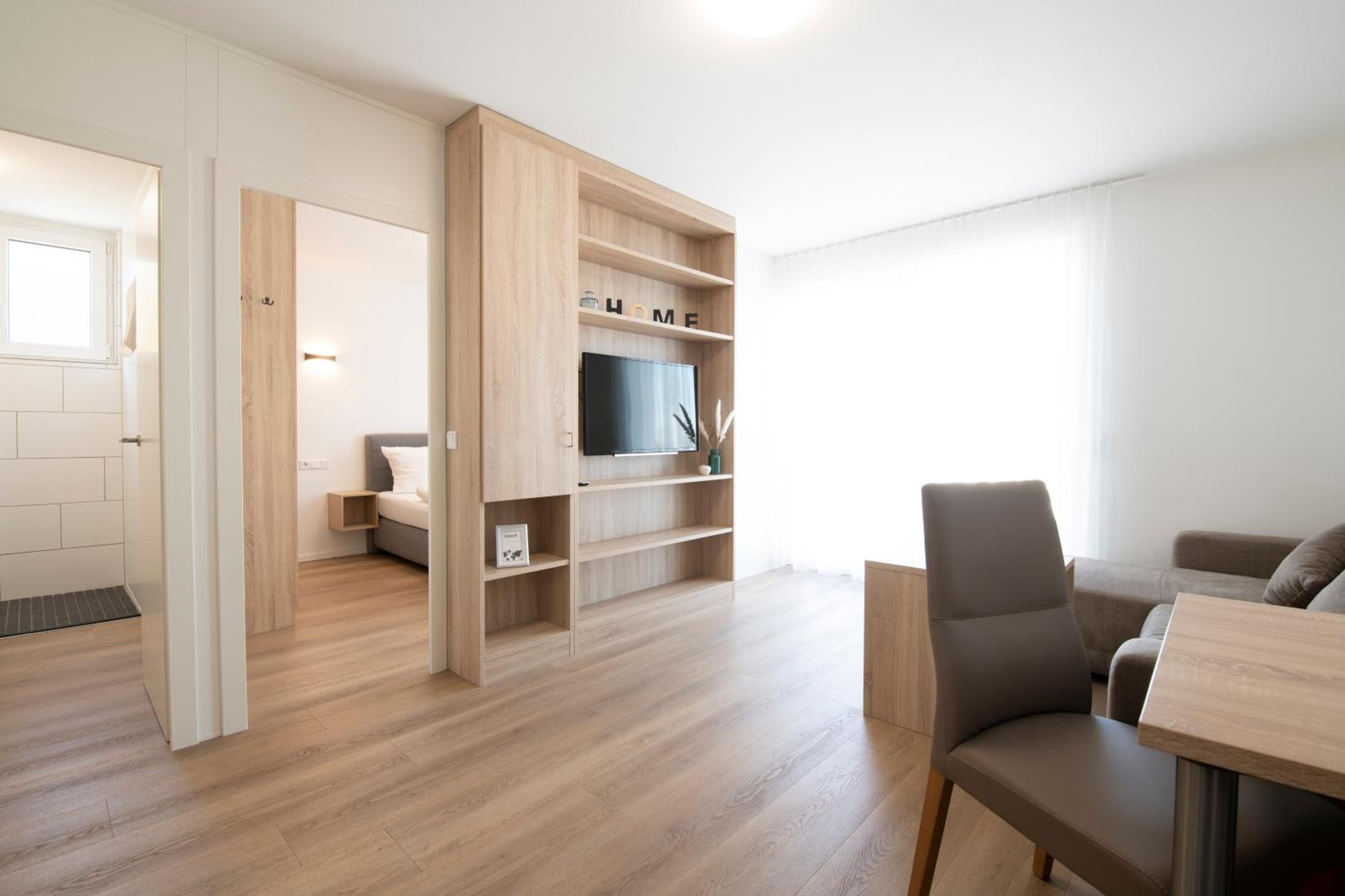 One-Bedroom Apartment - Photo 6
