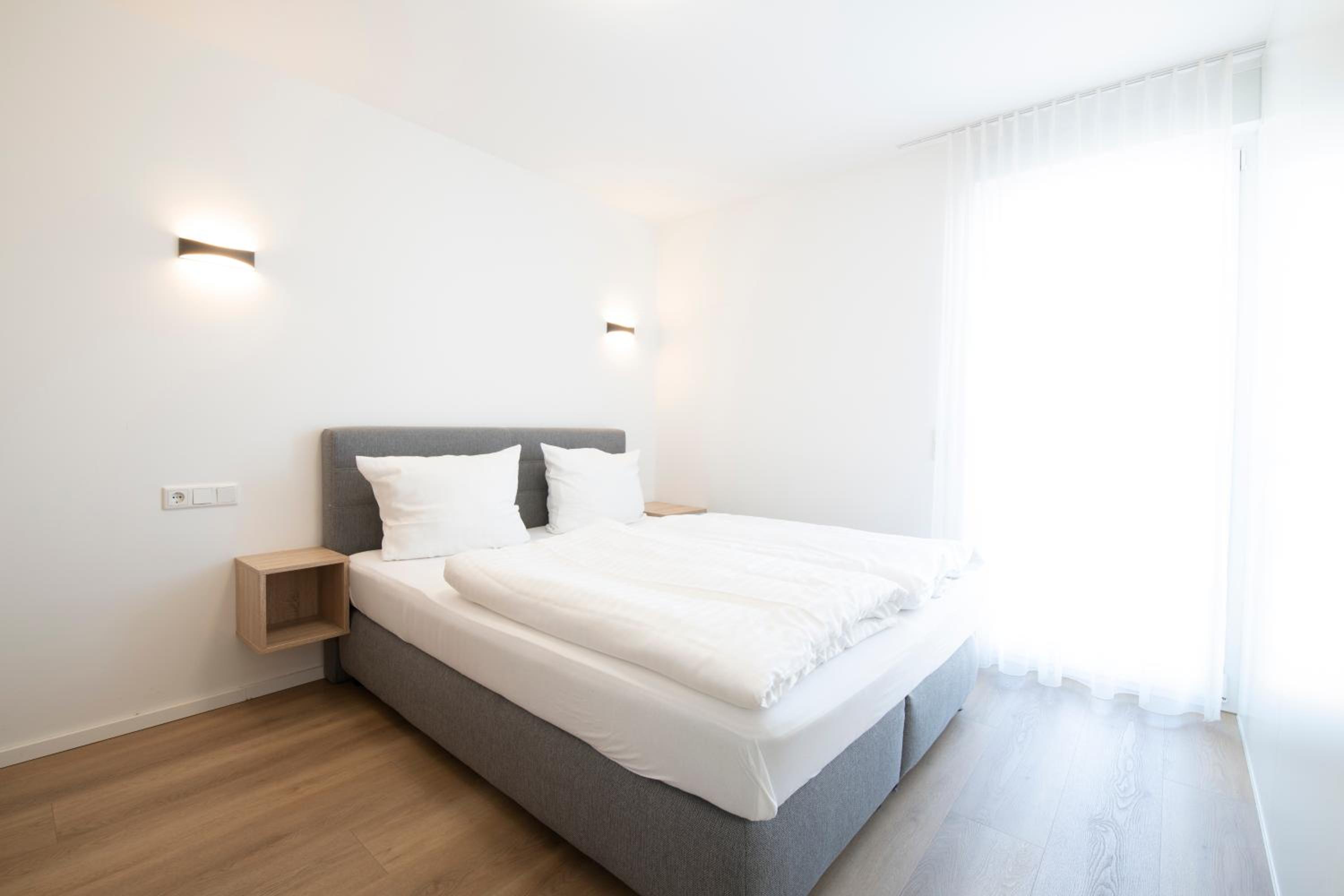 One-Bedroom Apartment - Photo 3
