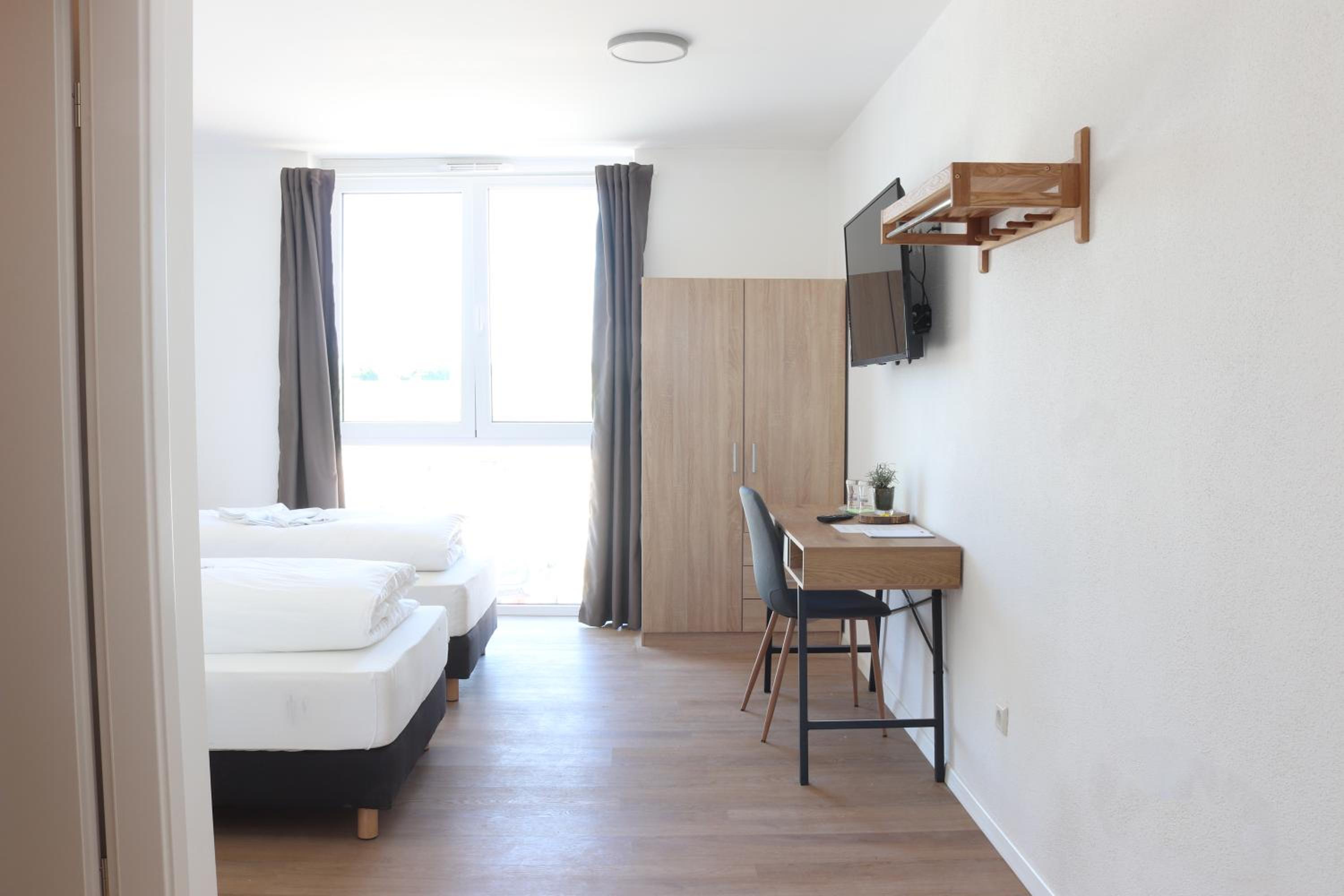 Twin Room - Photo 11