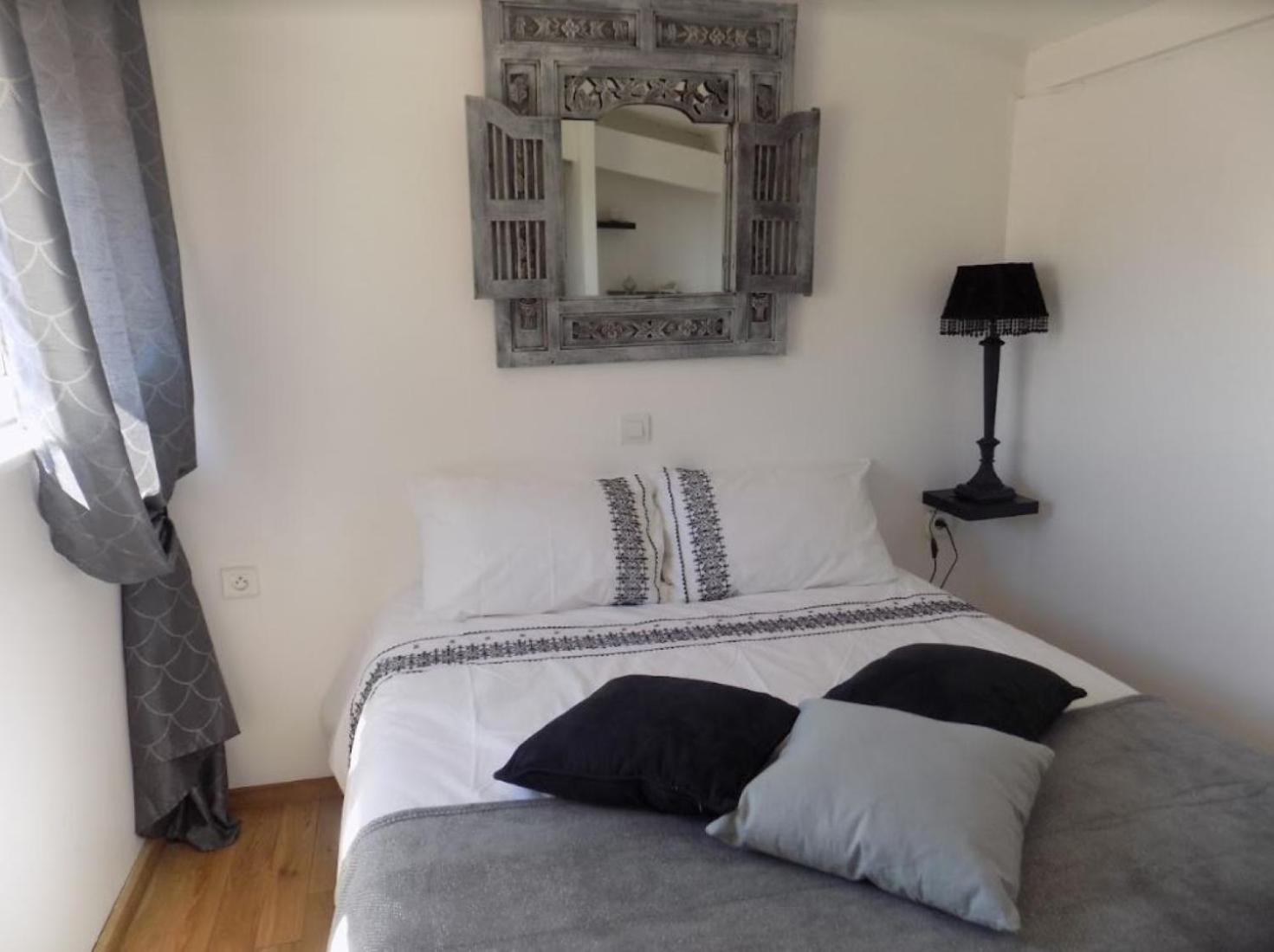 Double Room - Photo 2