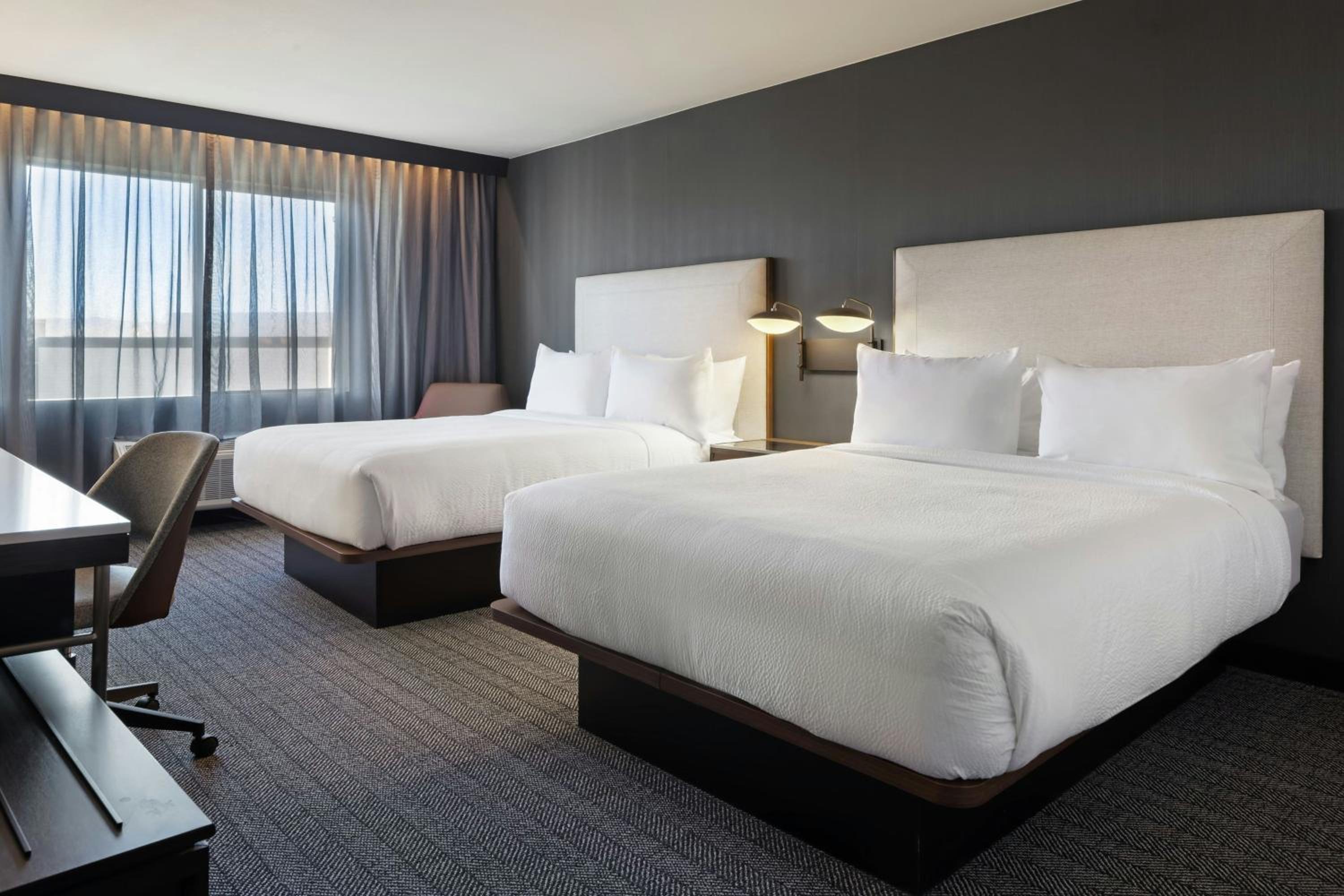 Queen Room with Two Queen Beds and Bathtub - Mobility Access/Hearing Accessible