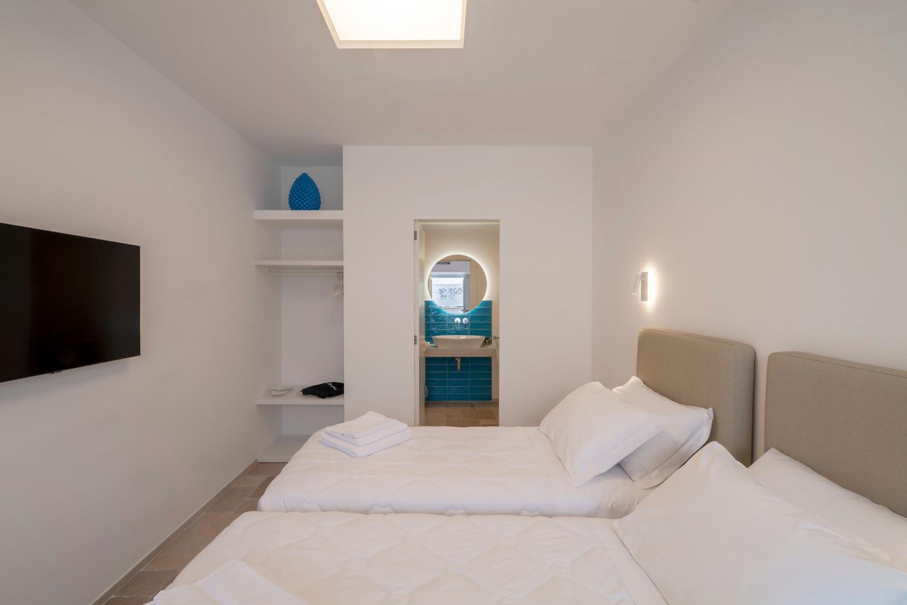 Superior Double Room - Photo 10