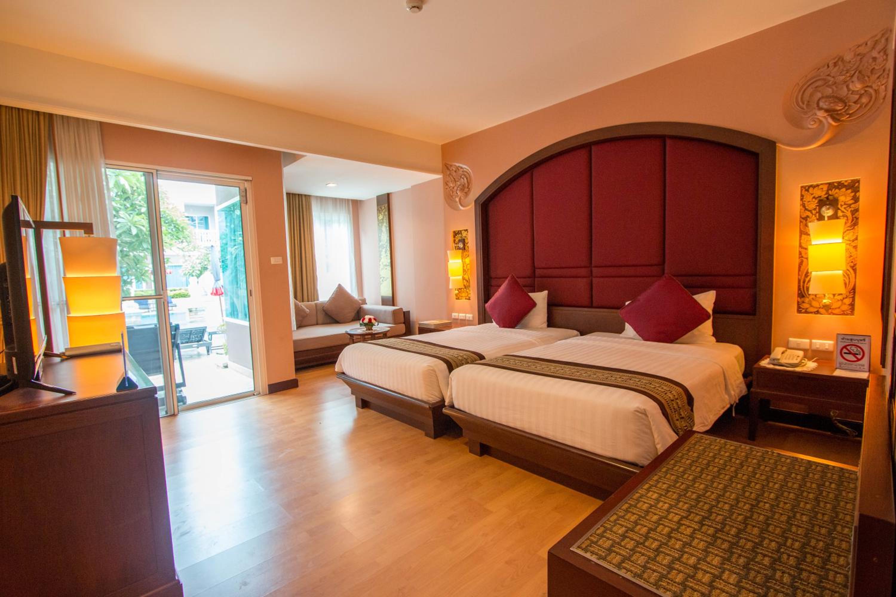 Deluxe Double Or Twin Room With Pool View