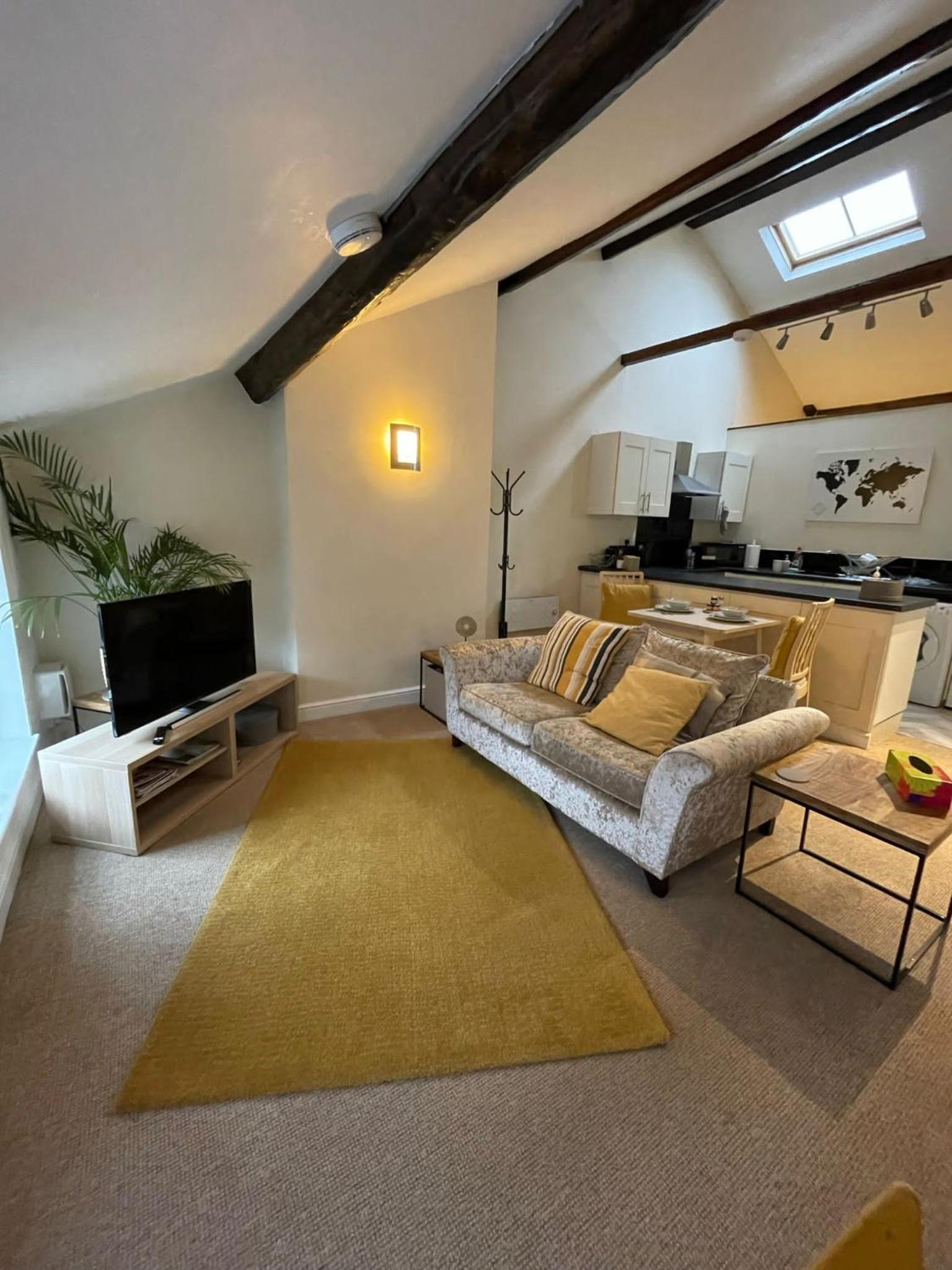 One-Bedroom Apartment - Photo 1