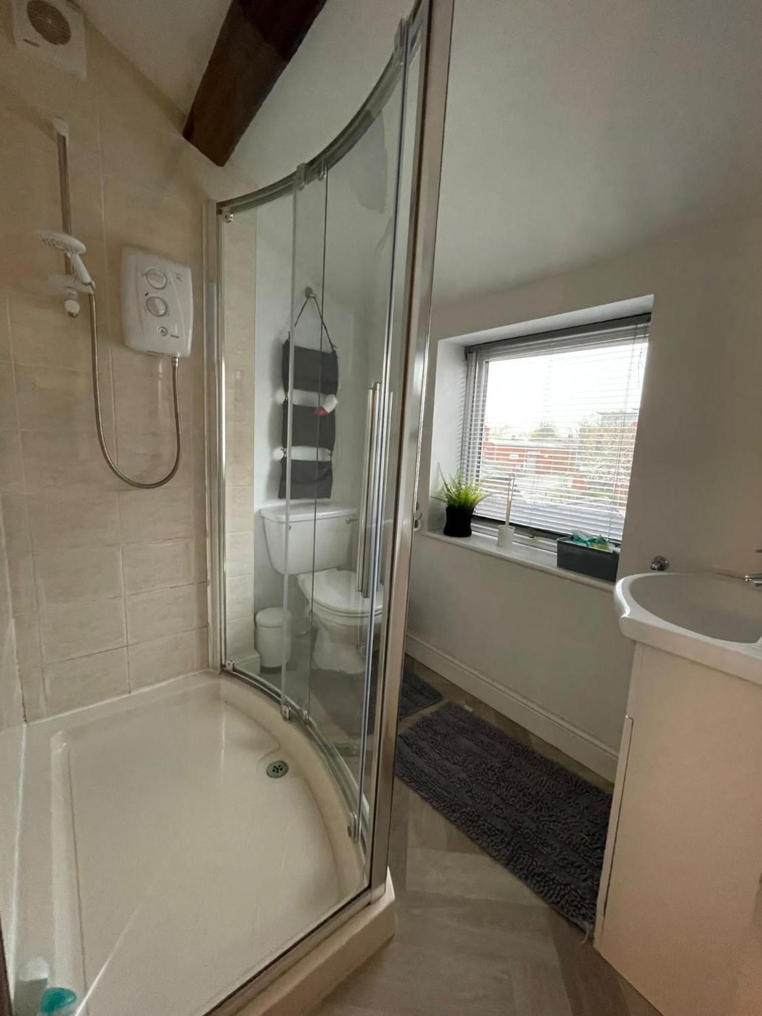 One-Bedroom Apartment - Photo 9