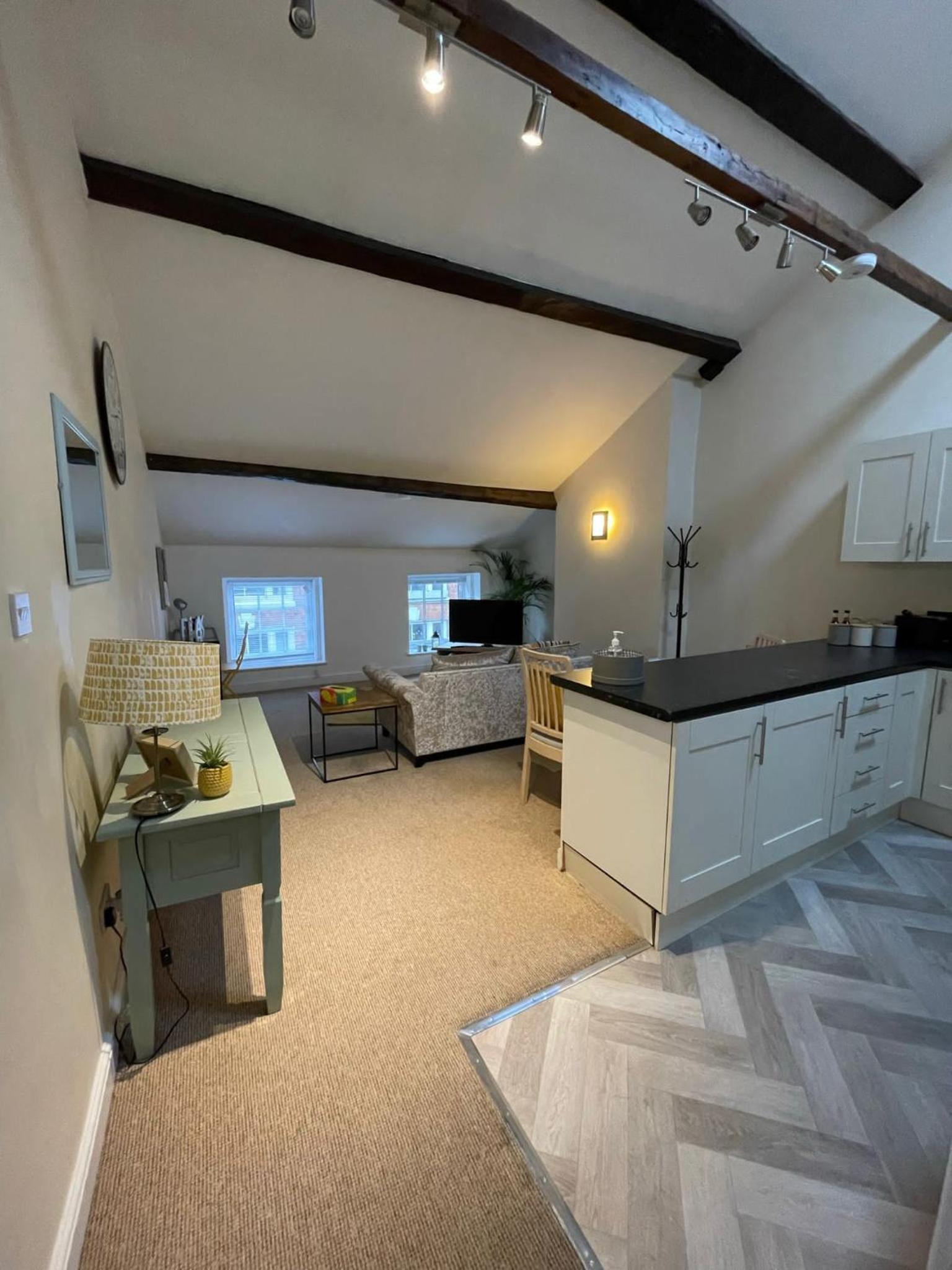 One-Bedroom Apartment - Photo 6