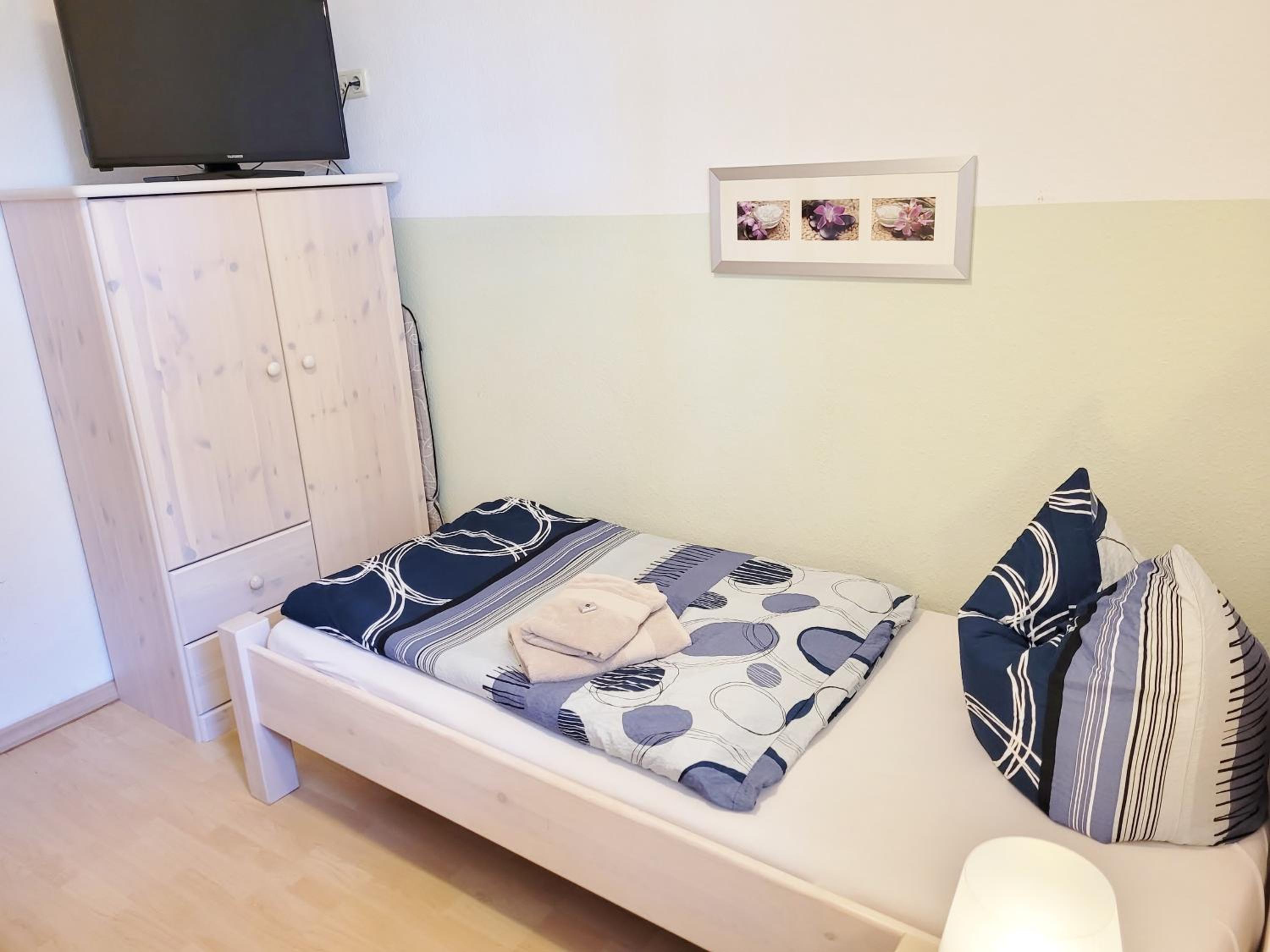 Budget Single Room photo 3