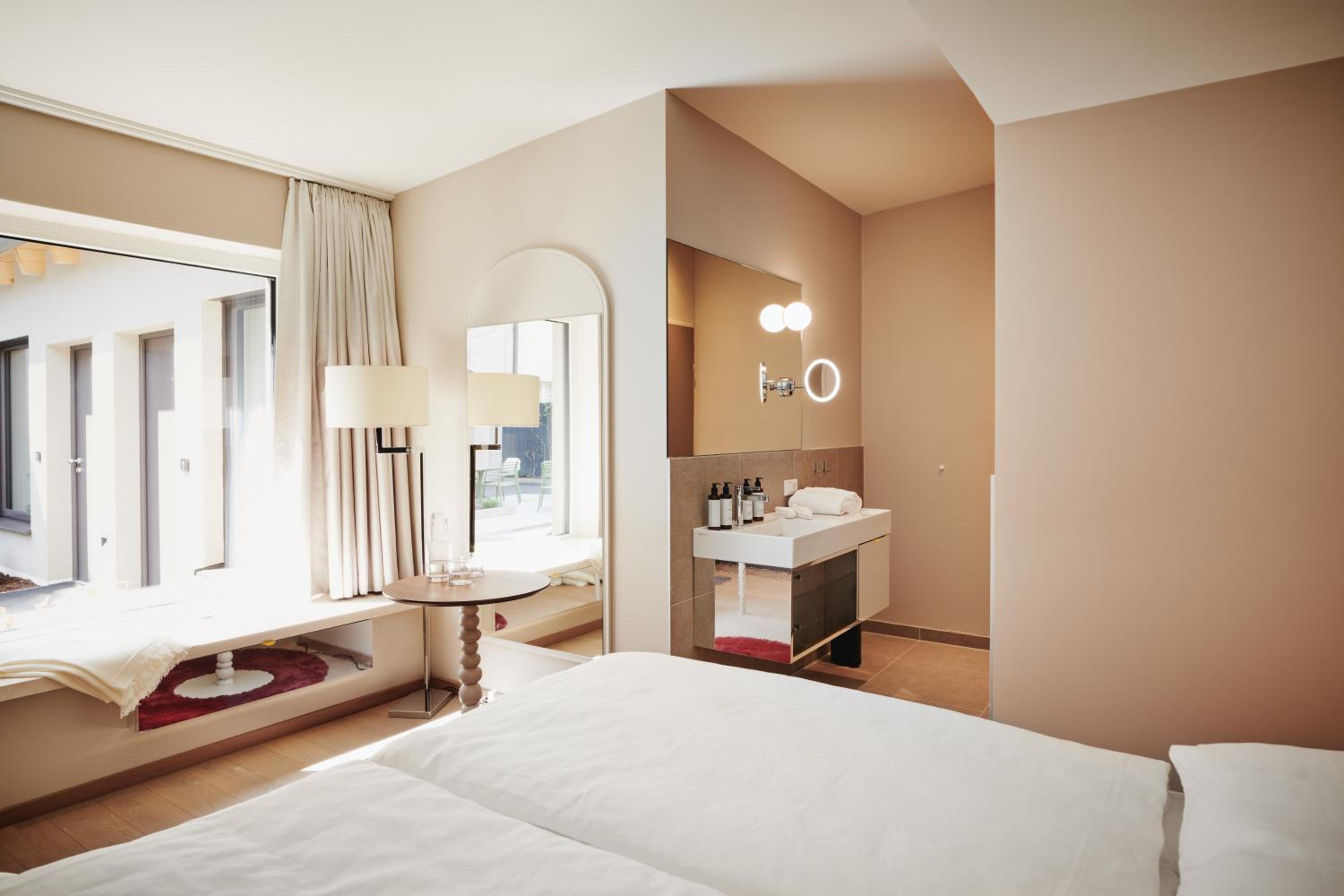  Urban Hideaway - ground floor with garden window - Photo 8