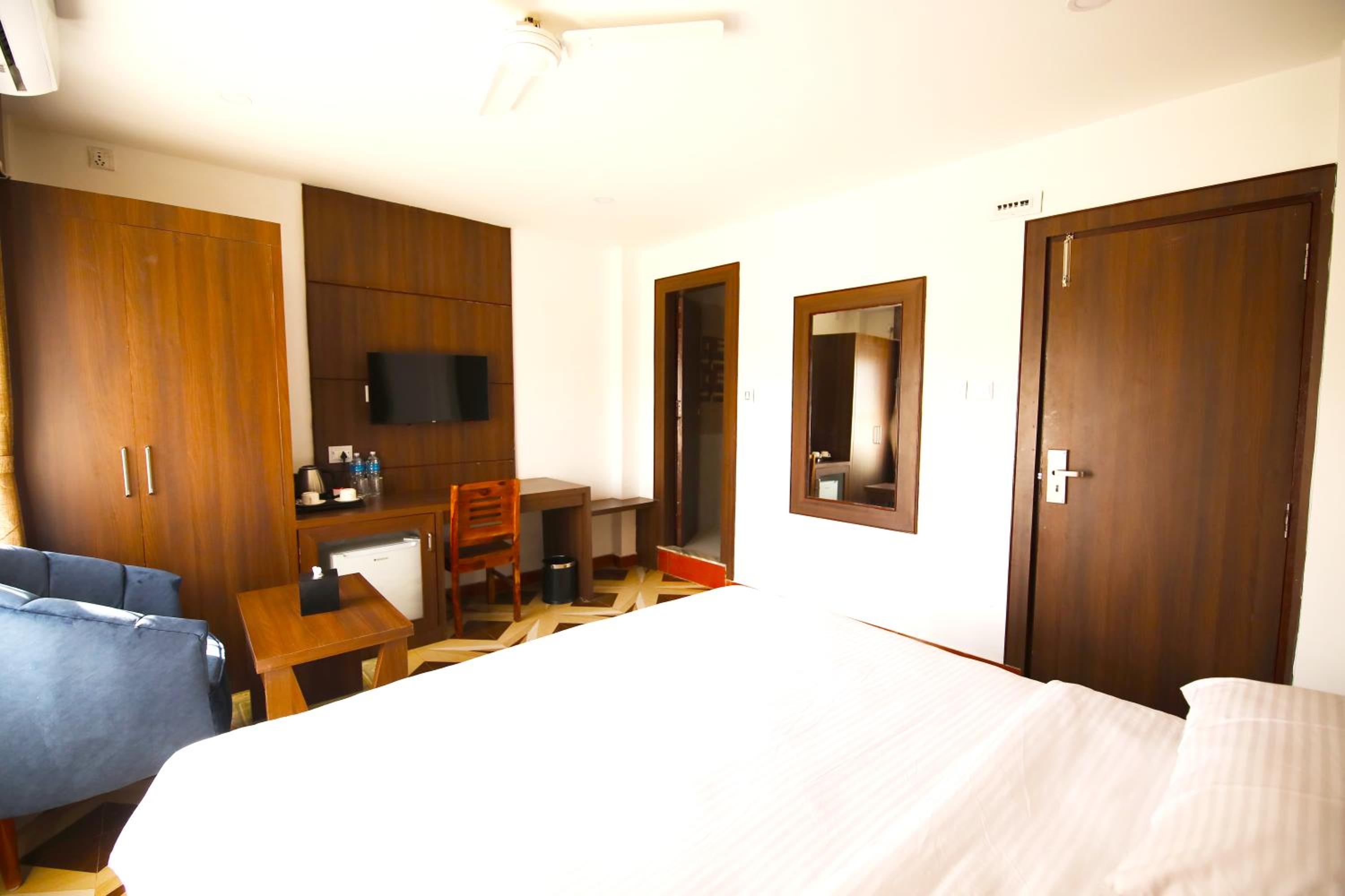 Deluxe Double Room photo 2