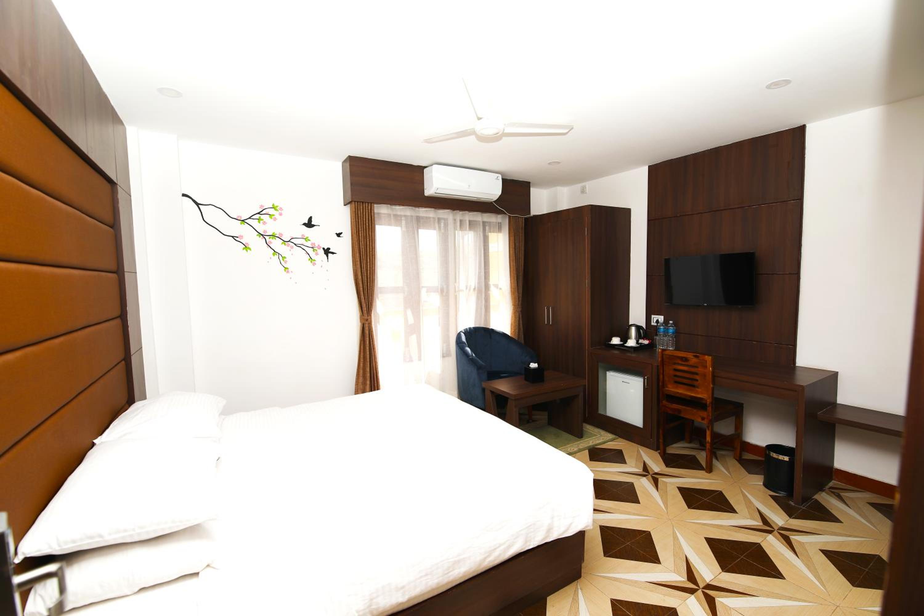 Deluxe Double Room photo 3