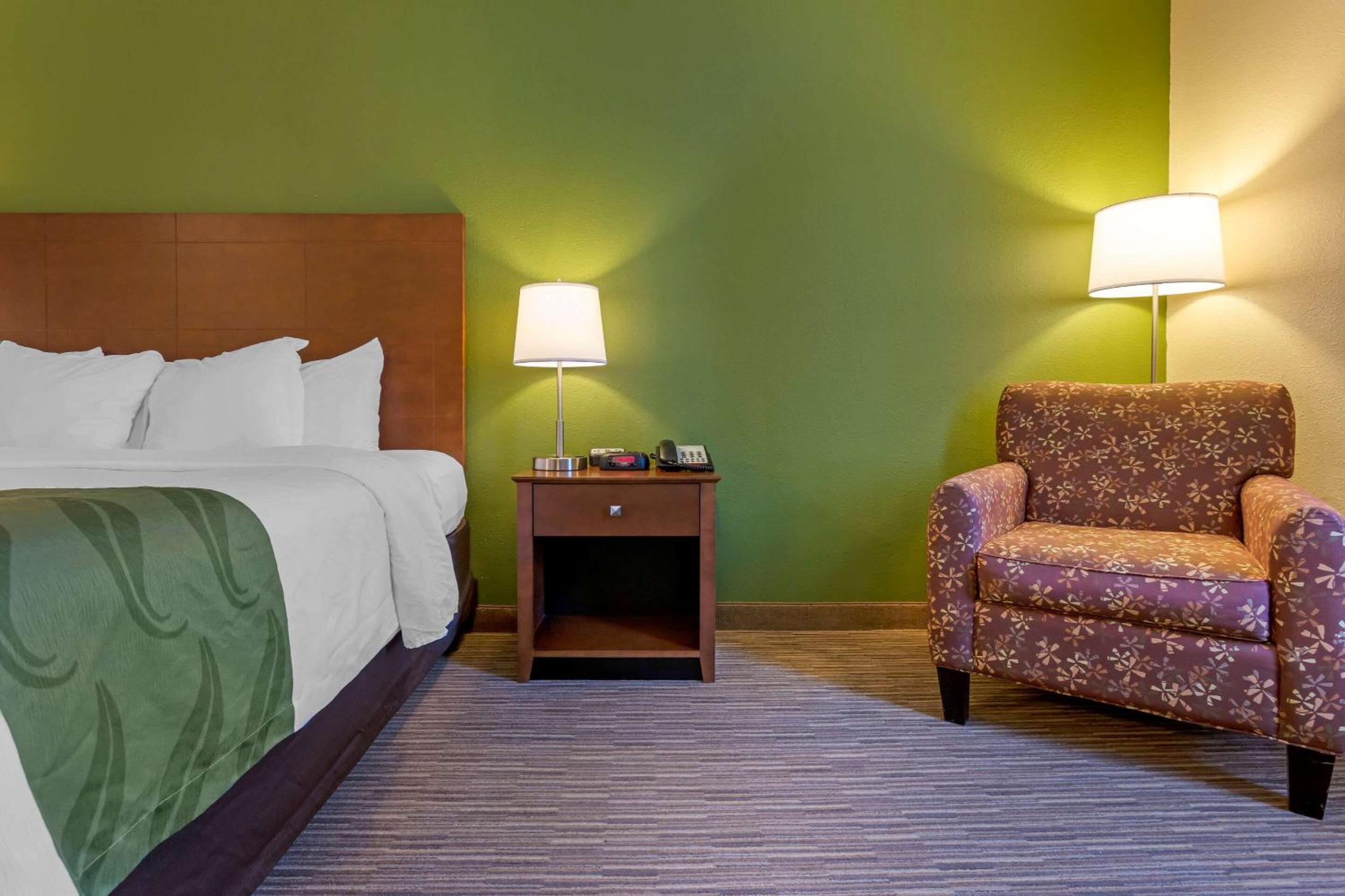 King Room - Disability Access/Non-Smoking - Photo 5