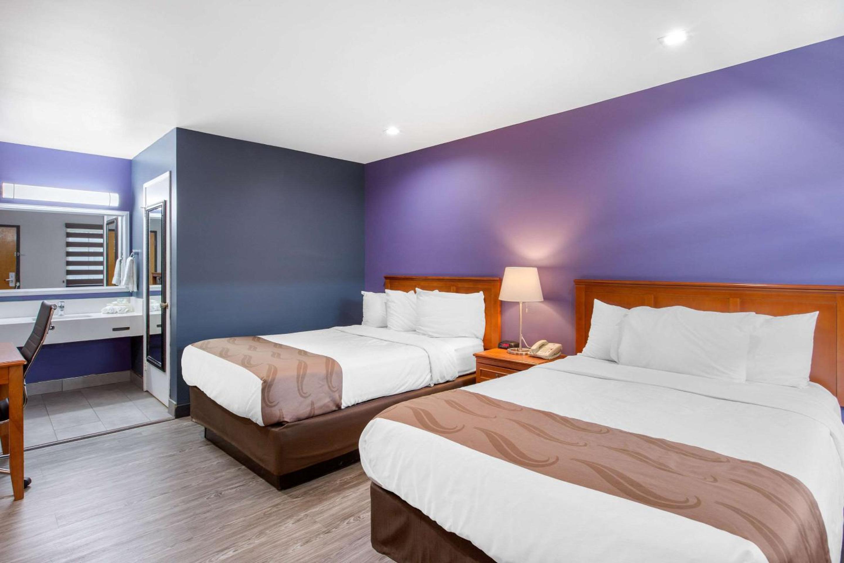 Standard Room, 2 Double Beds, Non Smoking photo 3