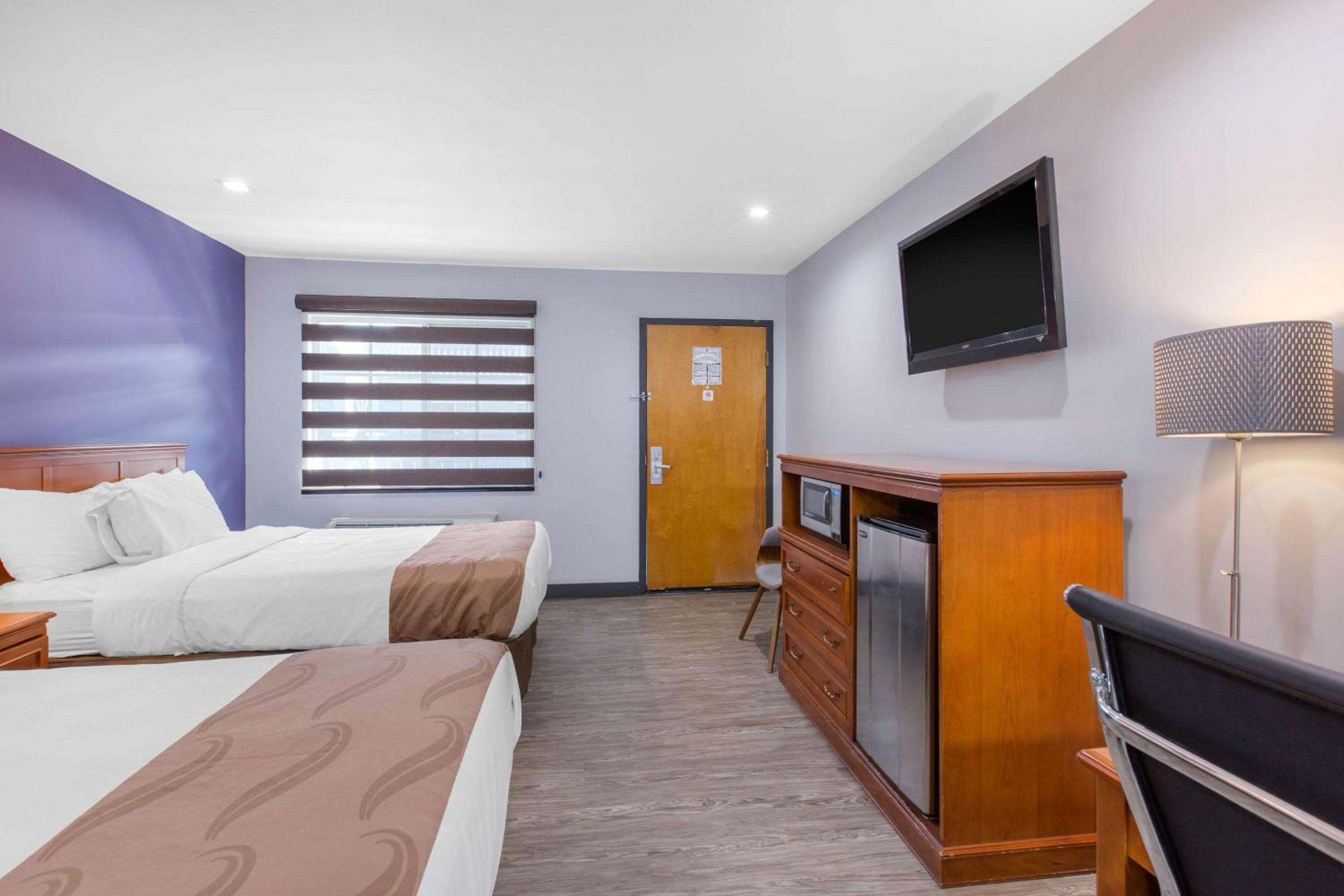 Standard Room, 2 Double Beds, Non Smoking photo 2