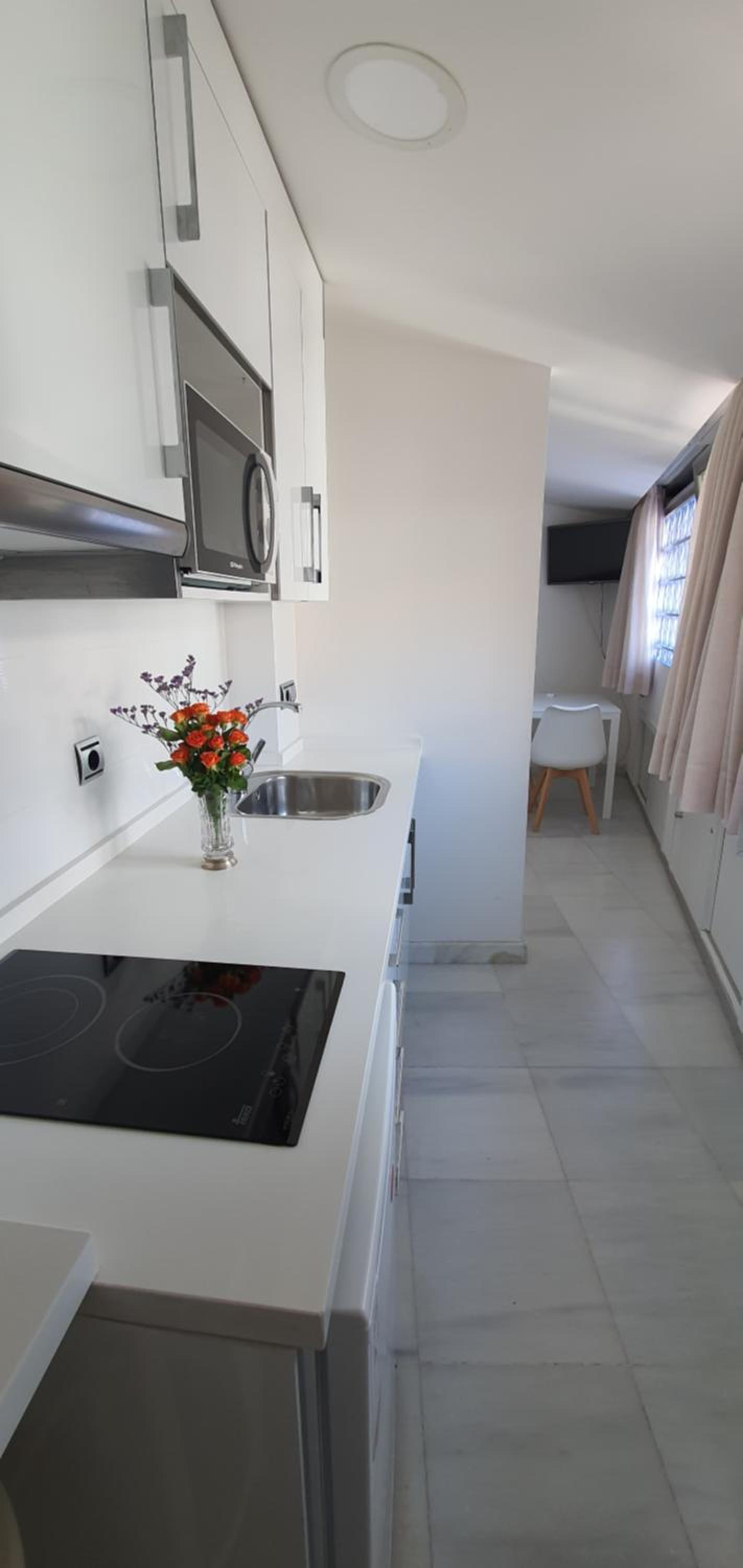Penthouse Apartment - Photo 6