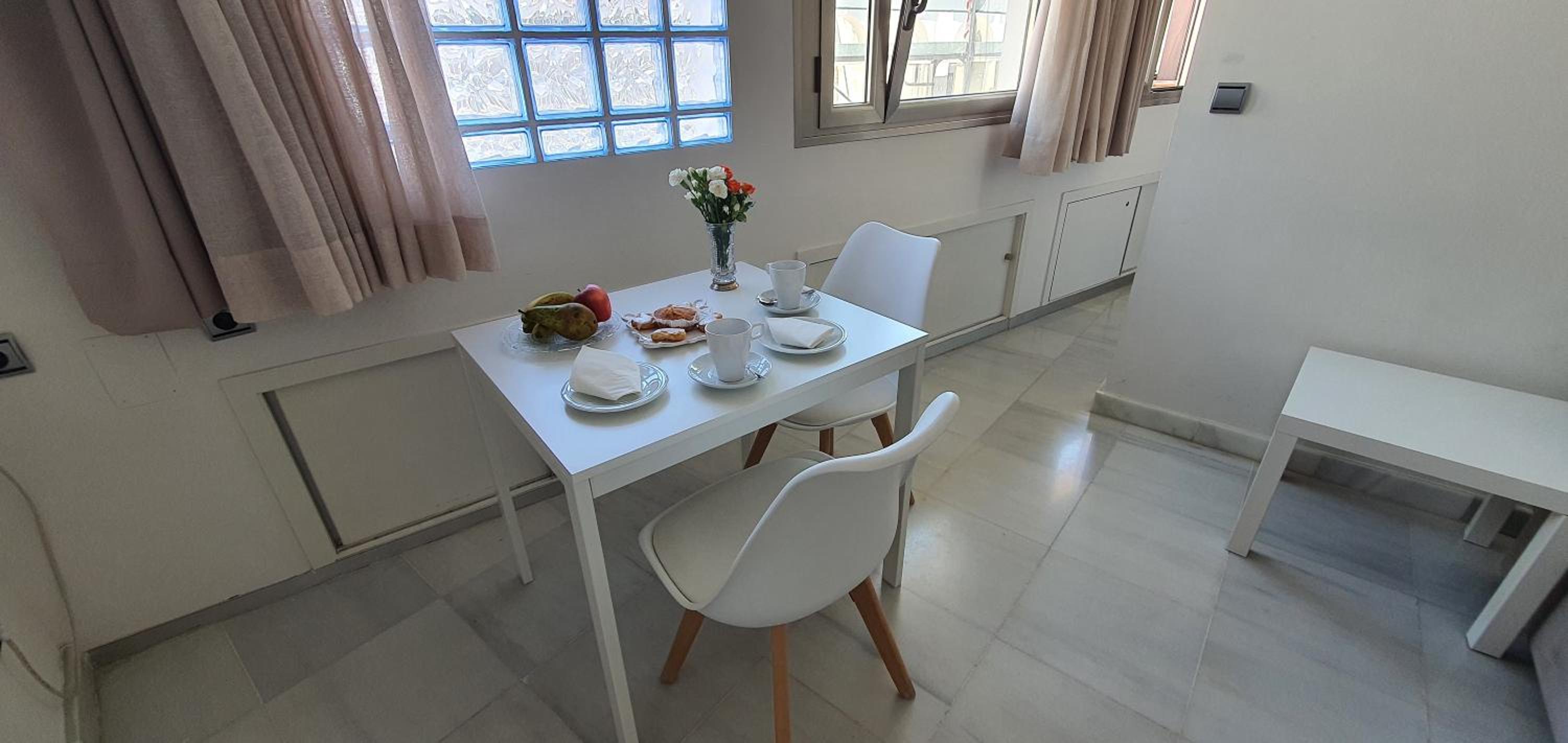 Penthouse Apartment - Photo 7