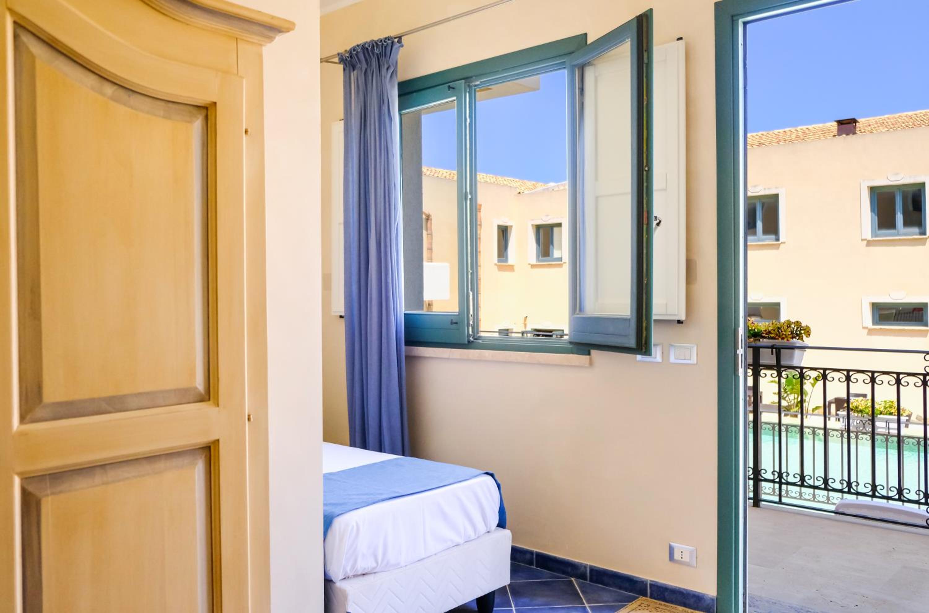 Economy Triple Room photo 1