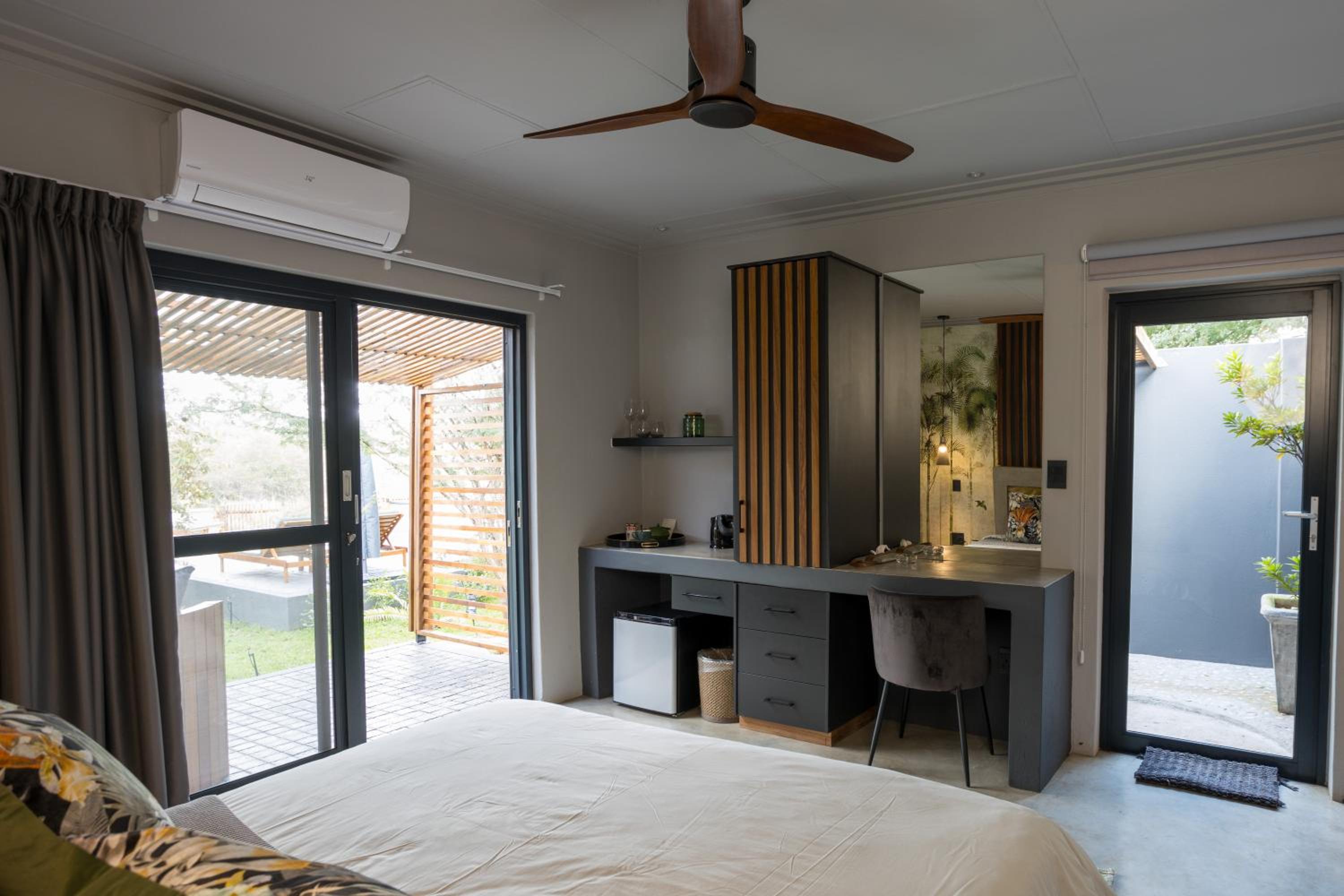 Superior King Room