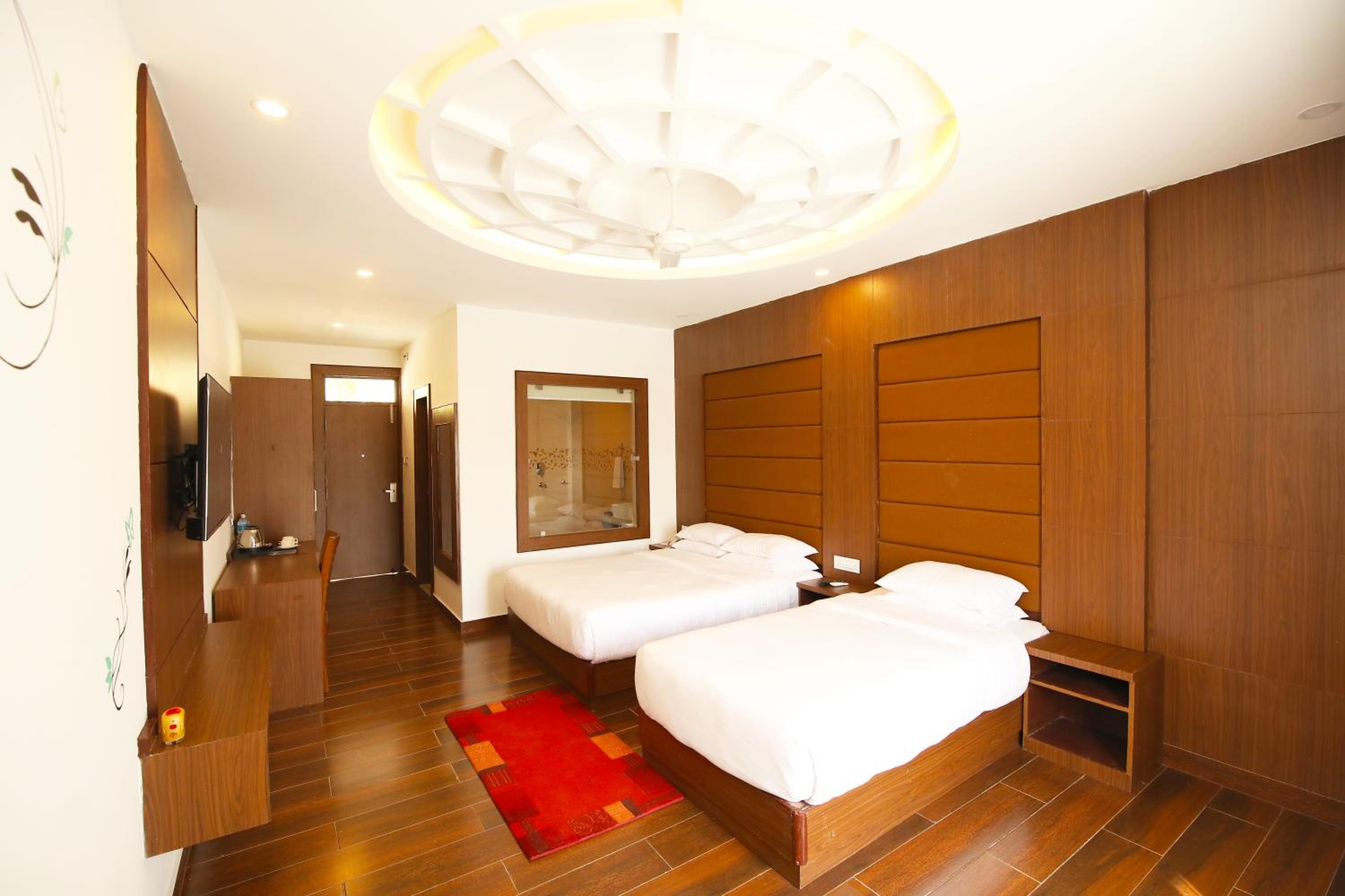Deluxe Double Room with Extra Bed photo 1