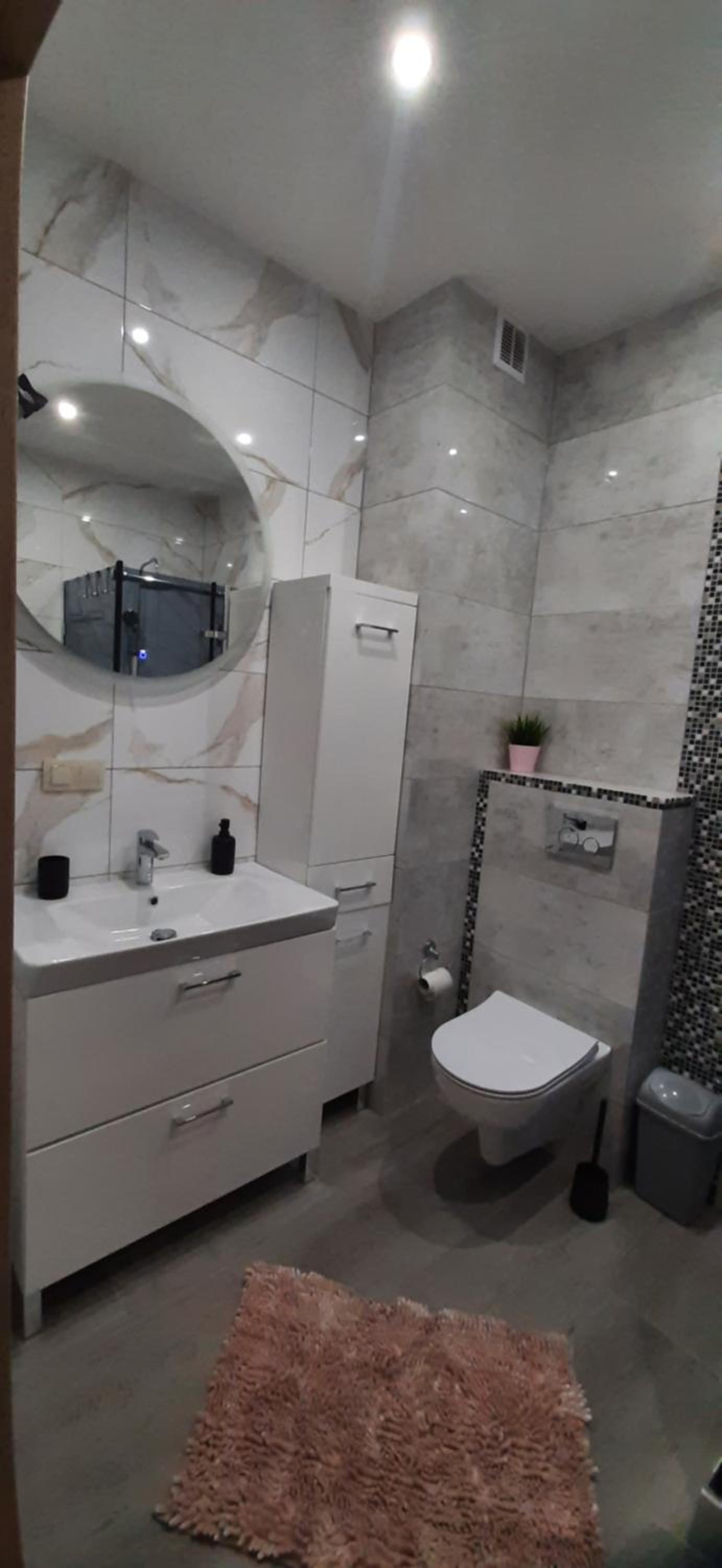 One-Bedroom Apartment - Photo 4