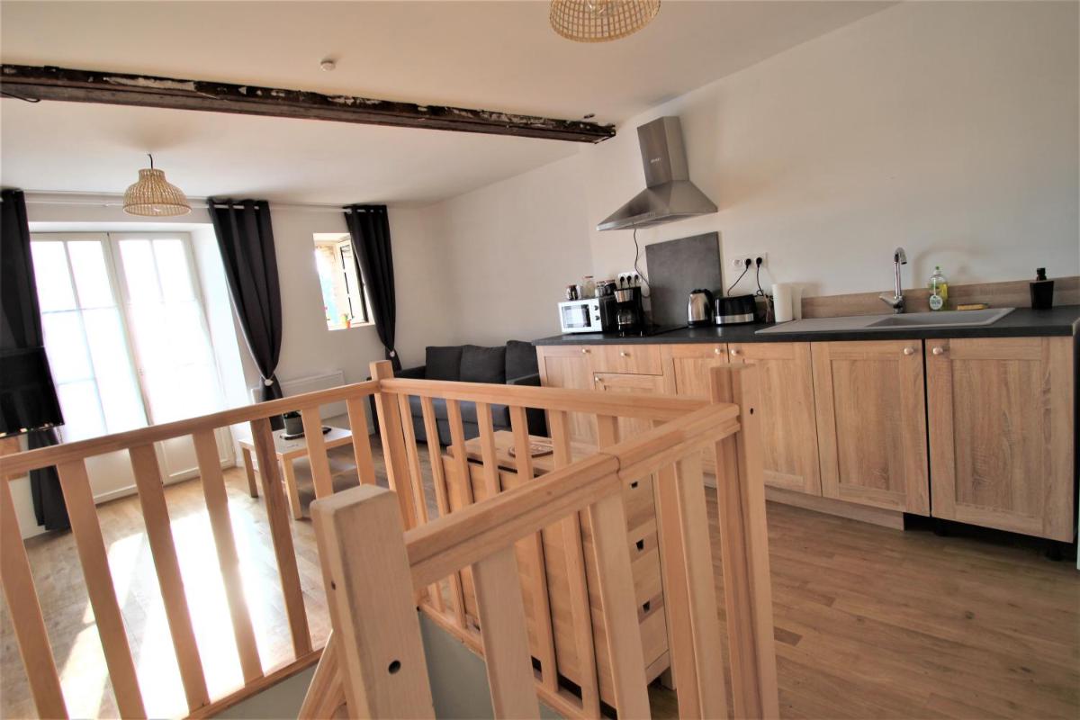 Apartment - Split Level - Photo 16