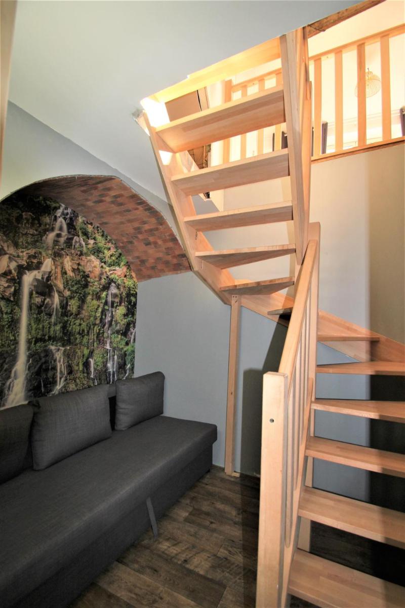 Apartment - Split Level - Photo 8