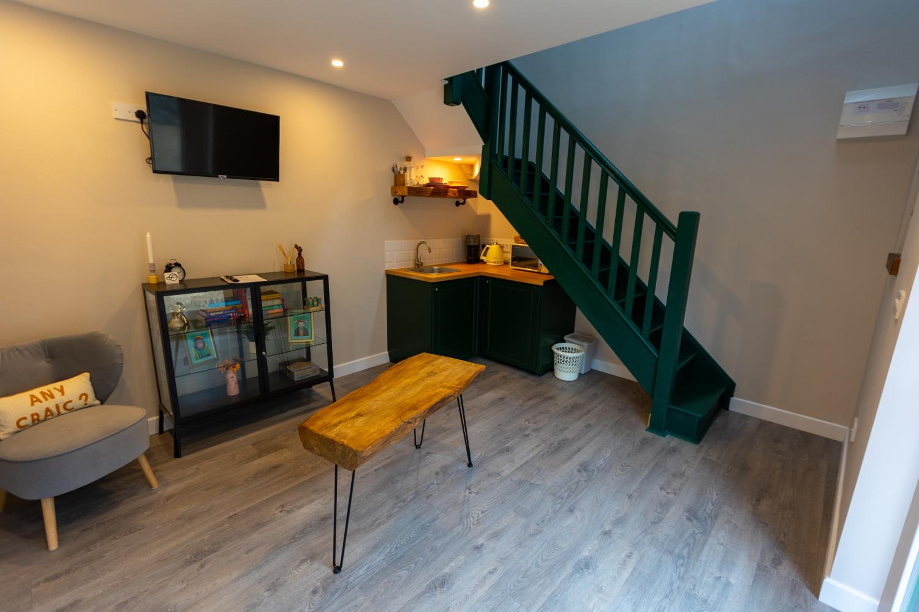 One-Bedroom Apartment - Photo 2
