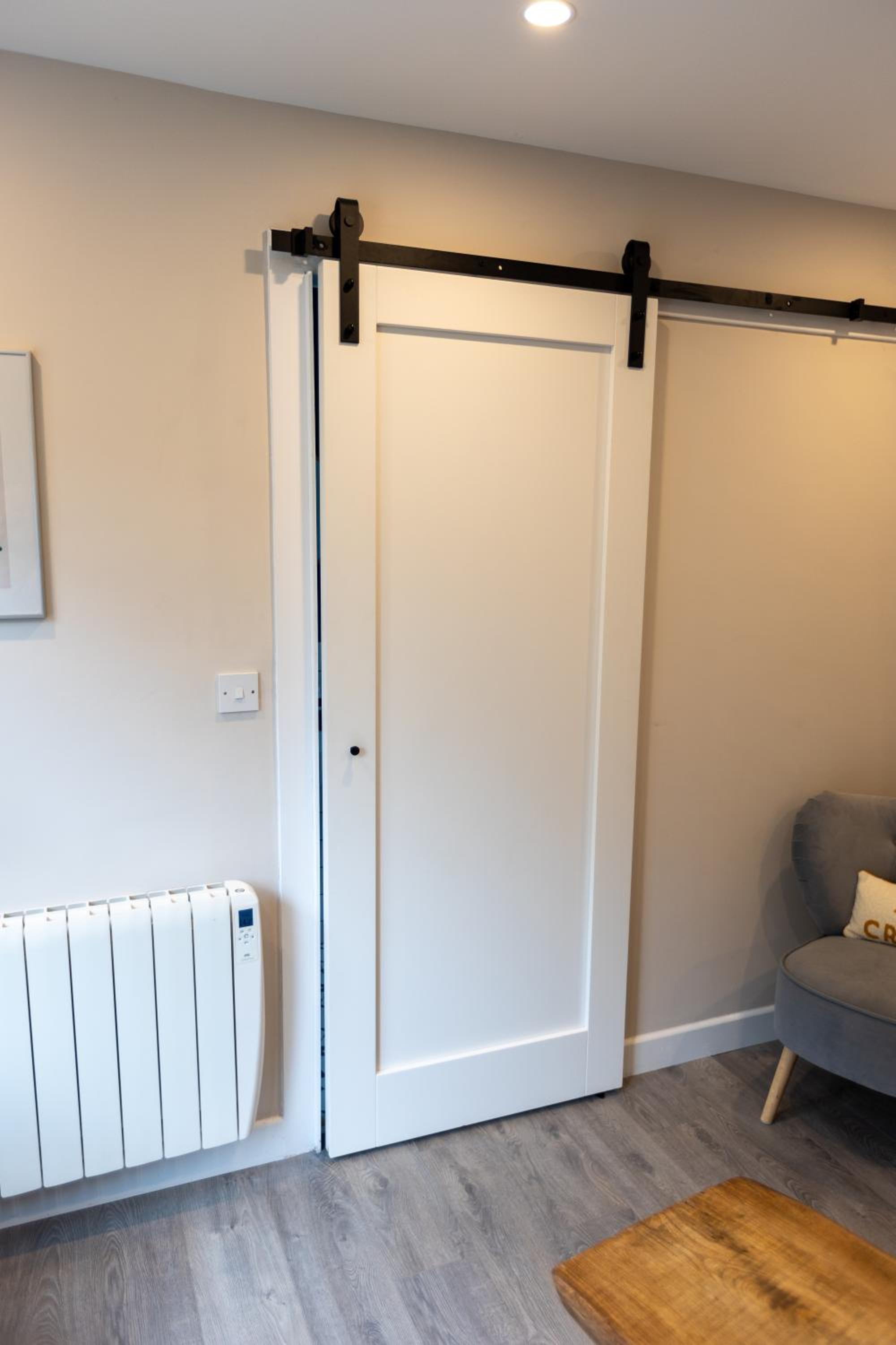 One-Bedroom Apartment - Photo 3