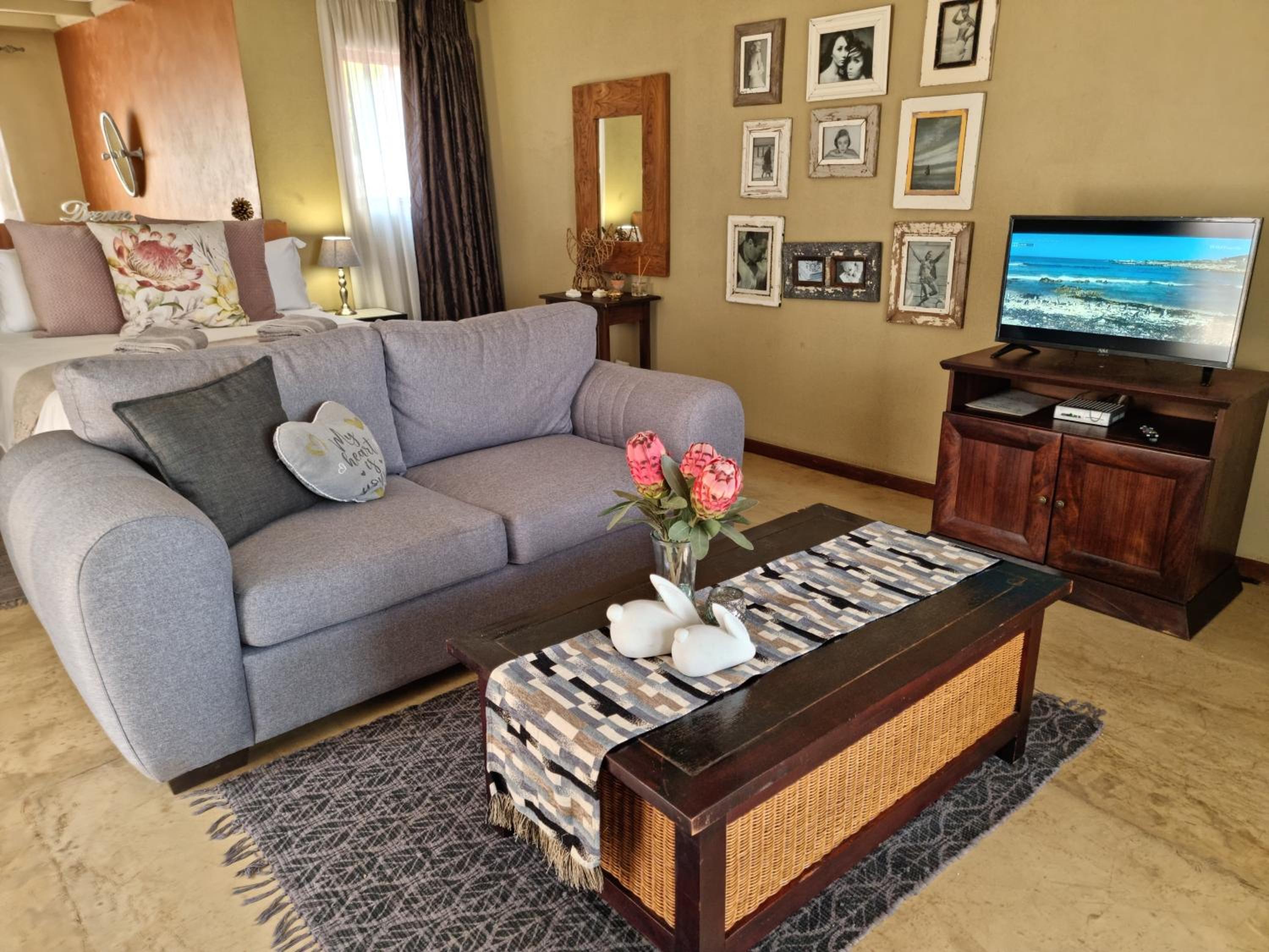 Suite with Lake View - Photo 2