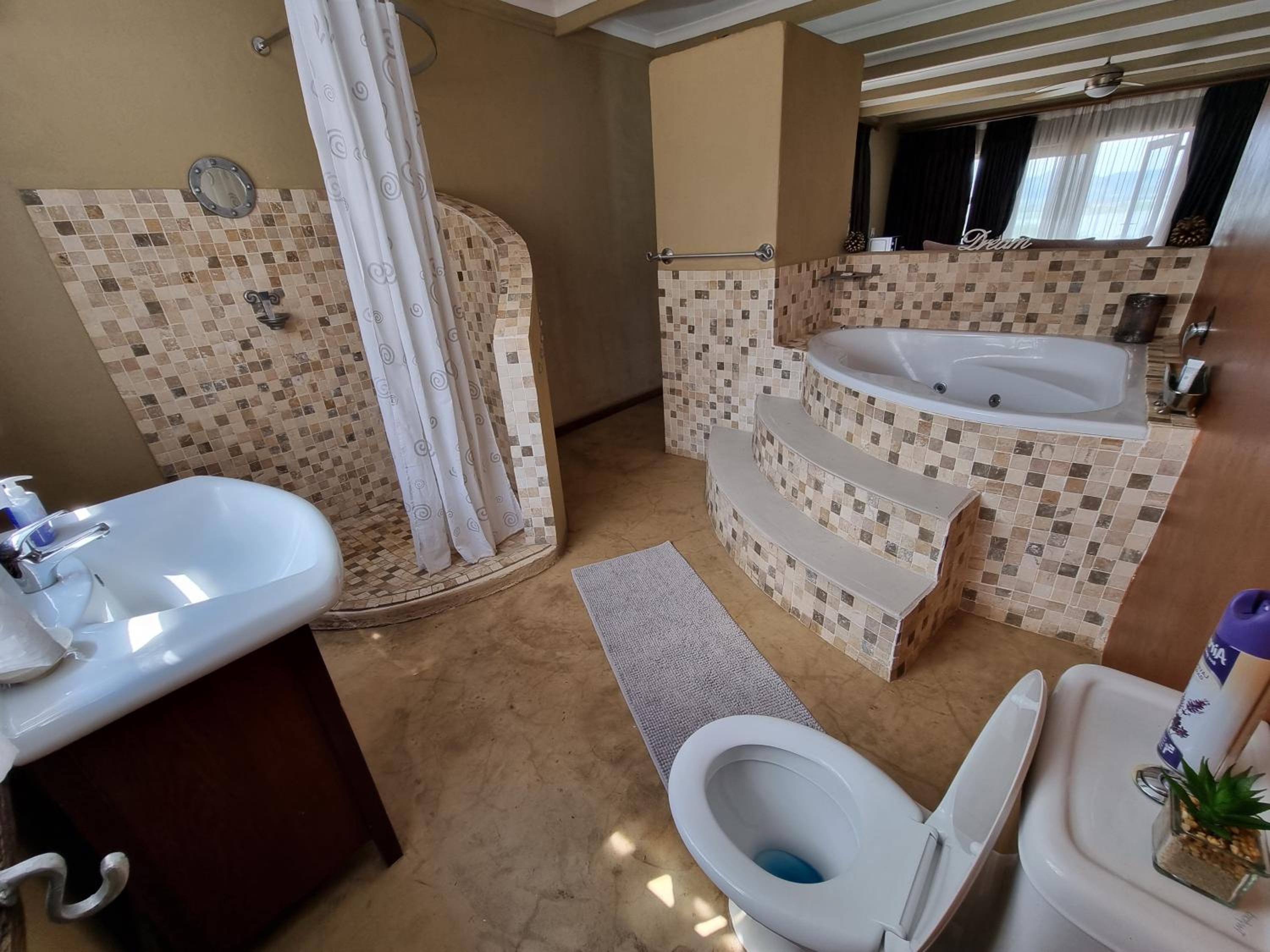 Deluxe Suite - Photo 5