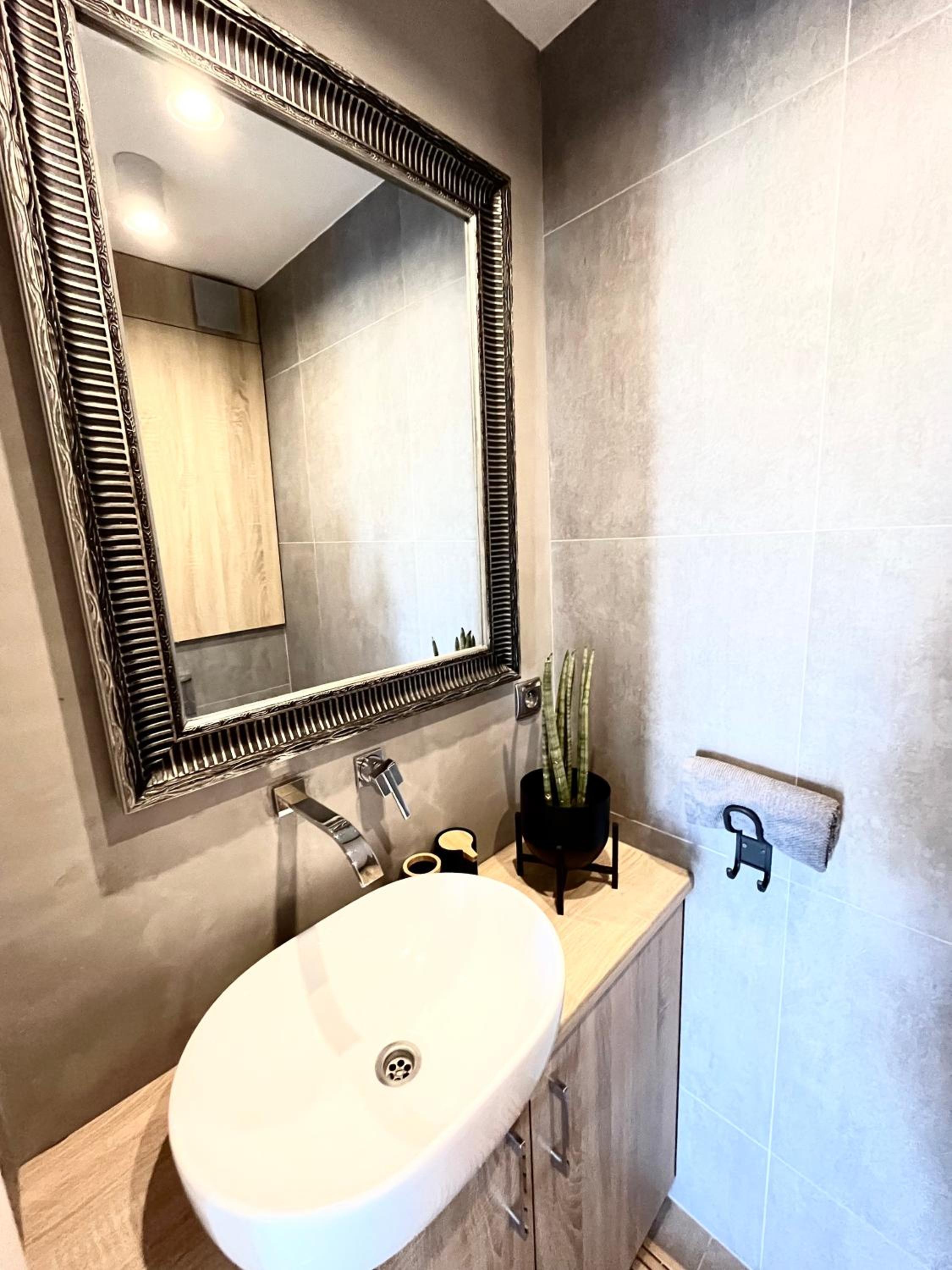 Two-Bedroom Apartment - Photo 16